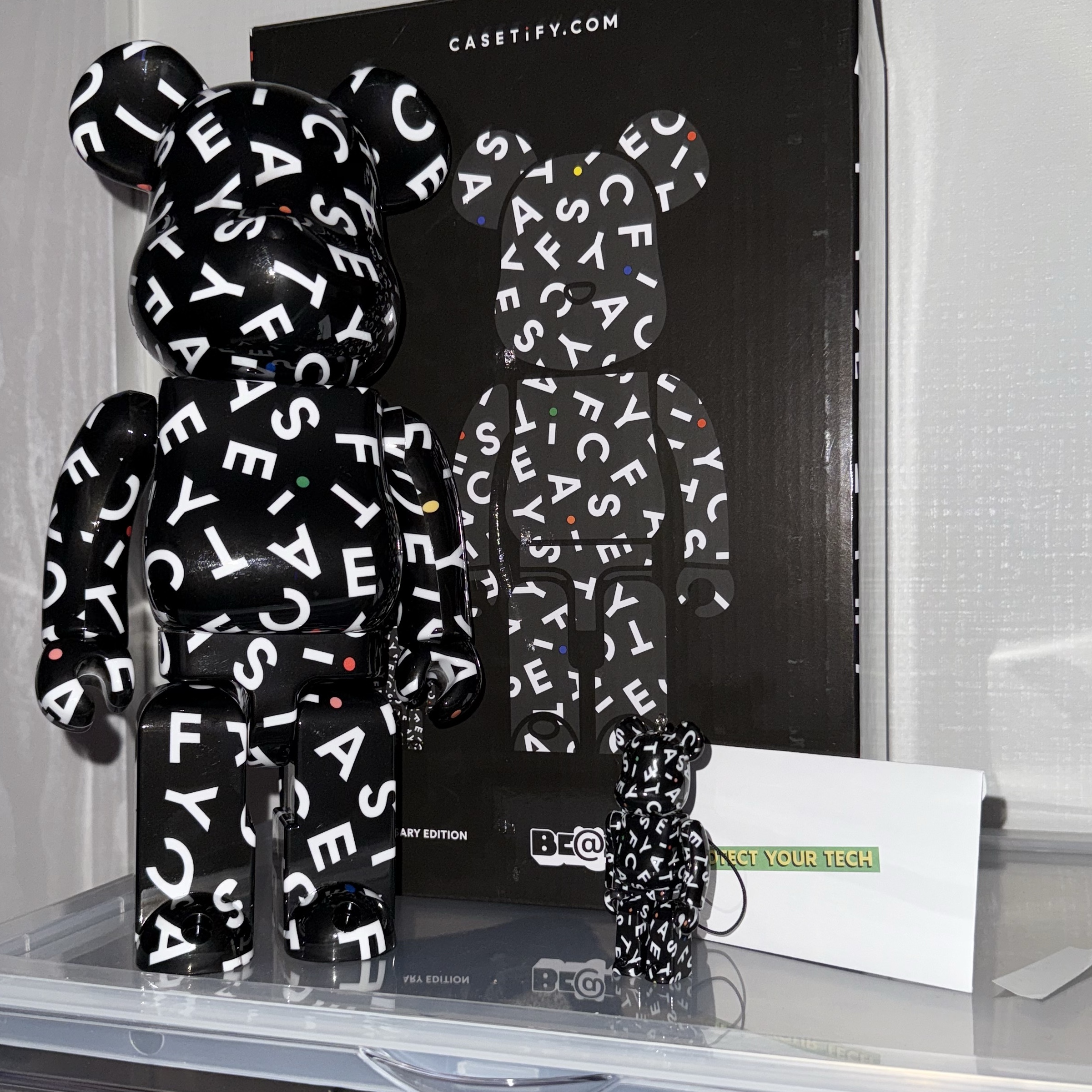 Bearbrick x Casetify 10th Anniversary 100% & 400% Set 착용 스타일