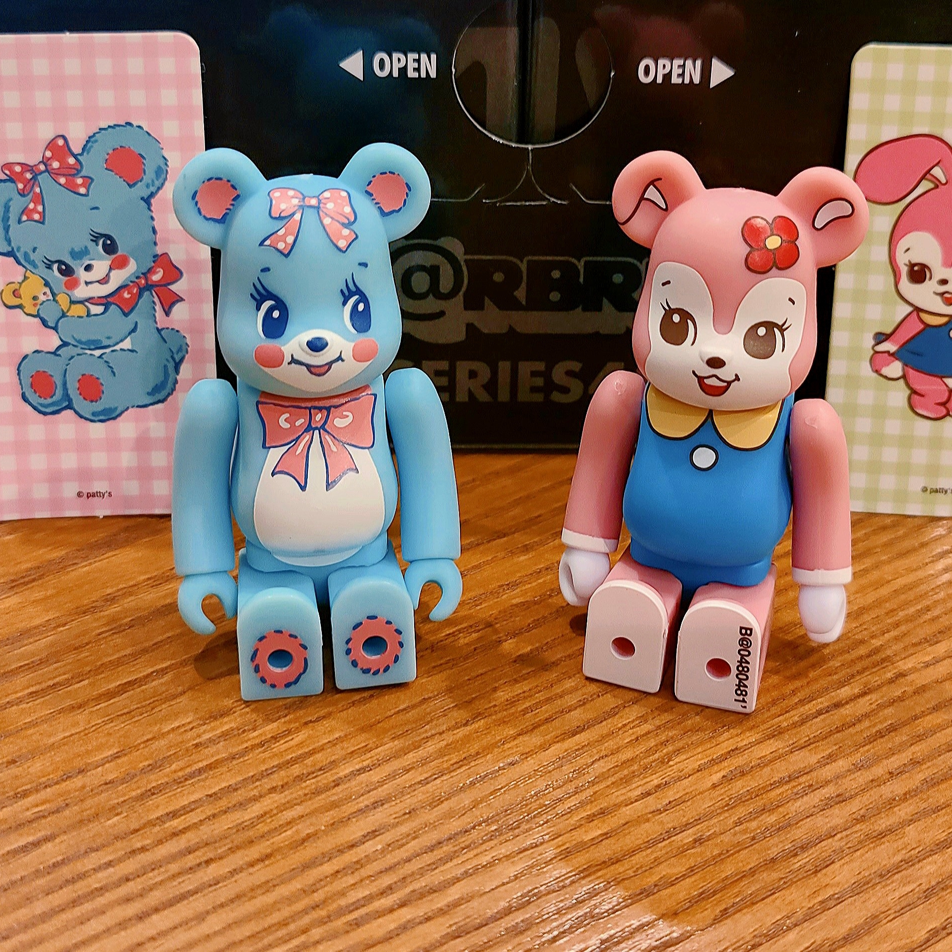 Bearbrick Series 48 Sealed Case 100% (24 Blind Boxes), Starbucks SS Sweetie Cream Hobby Cold Cup 355ml 착용 스타일 - 1