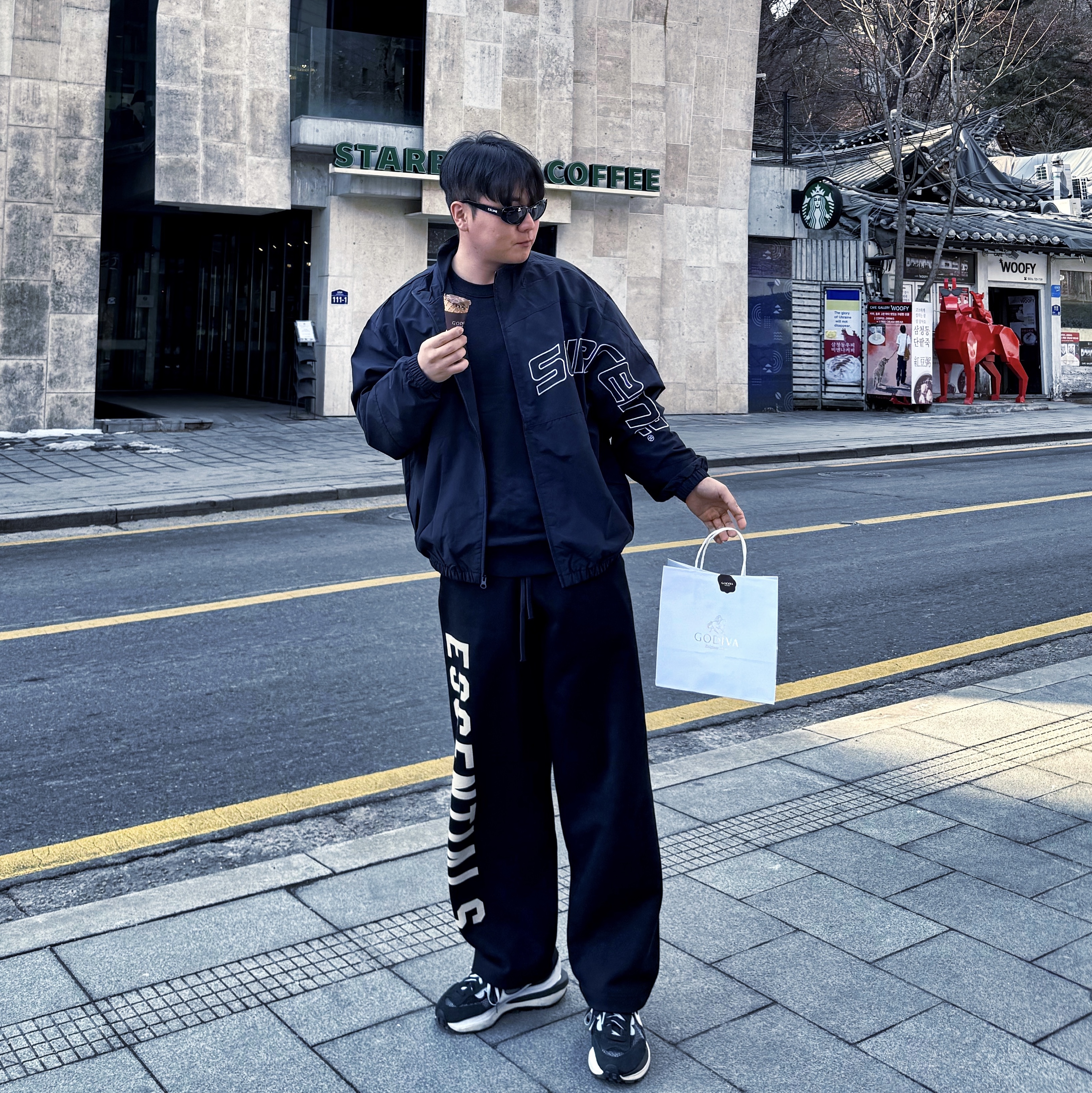 Supreme Curve Track Jacket Black - 24SS, Essentials Fleece Relaxed Sweatpant Black - 24FW 착용 스타일