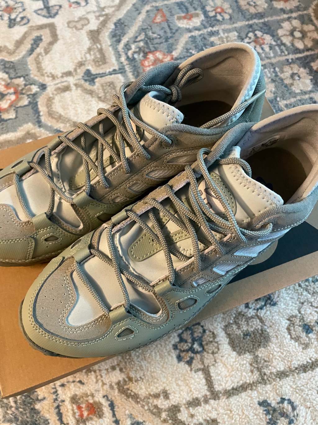 Nike ACG Air Exploraid Jade Horizon and White 착용 스타일 - 2