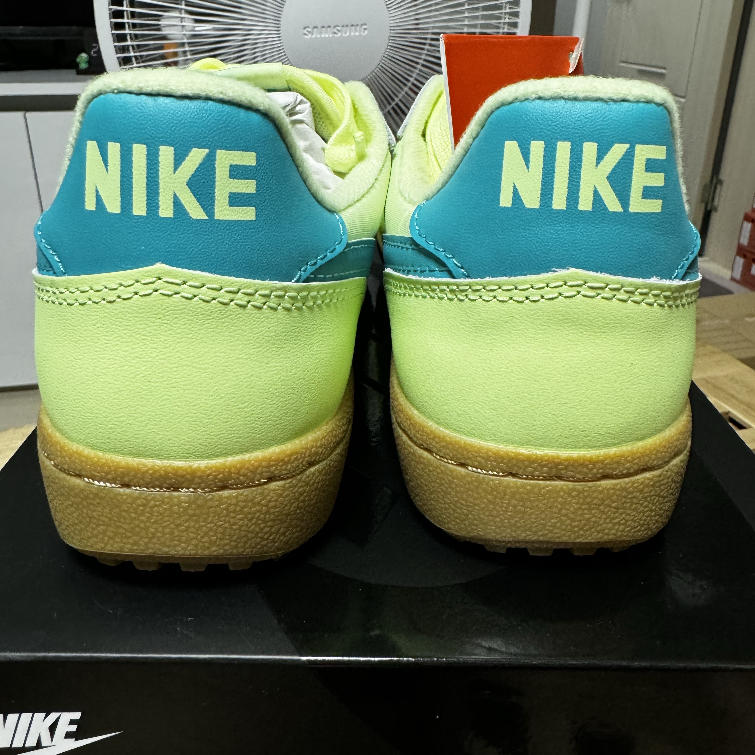 Nike Field General 82 Barely Volt and Dusty Cactus 착용 스타일 - 4