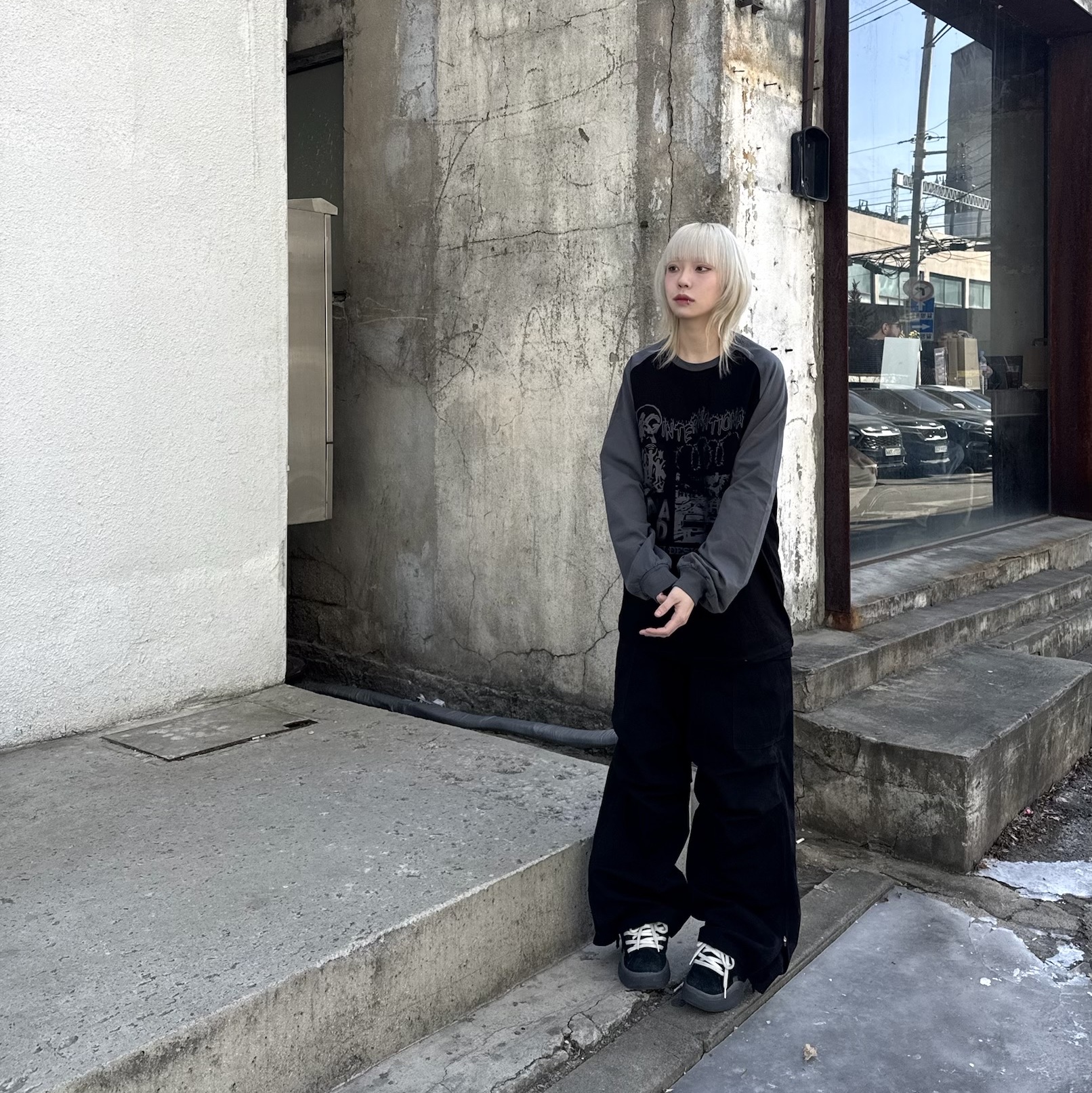 Nonnod Side Zip Cargo Pants Black, ERL Vamp Skate Shoe Pirate Black 착용 스타일 - 3