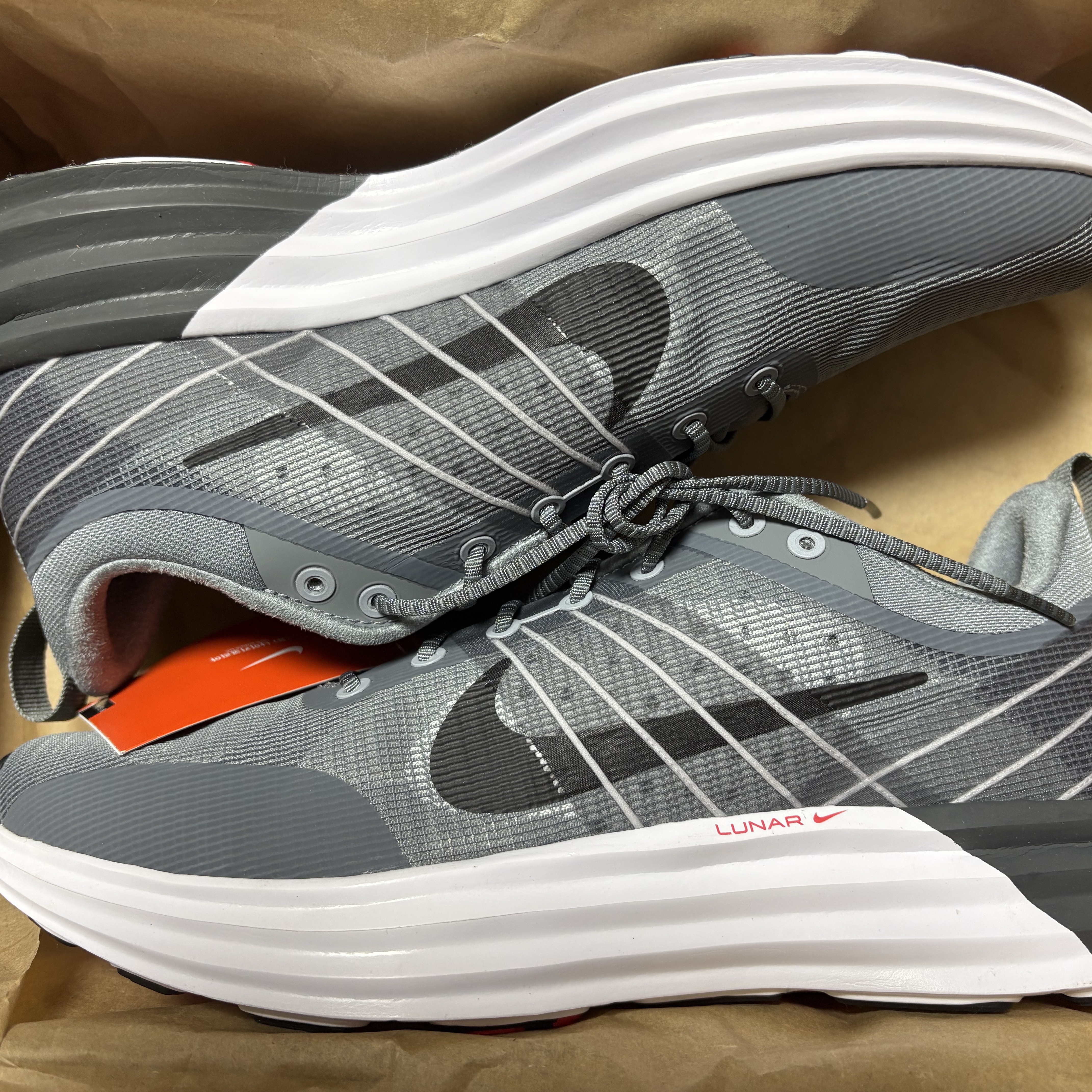 Nike Lunar Roam Cool Grey Wolf Grey 착용 스타일 - 2