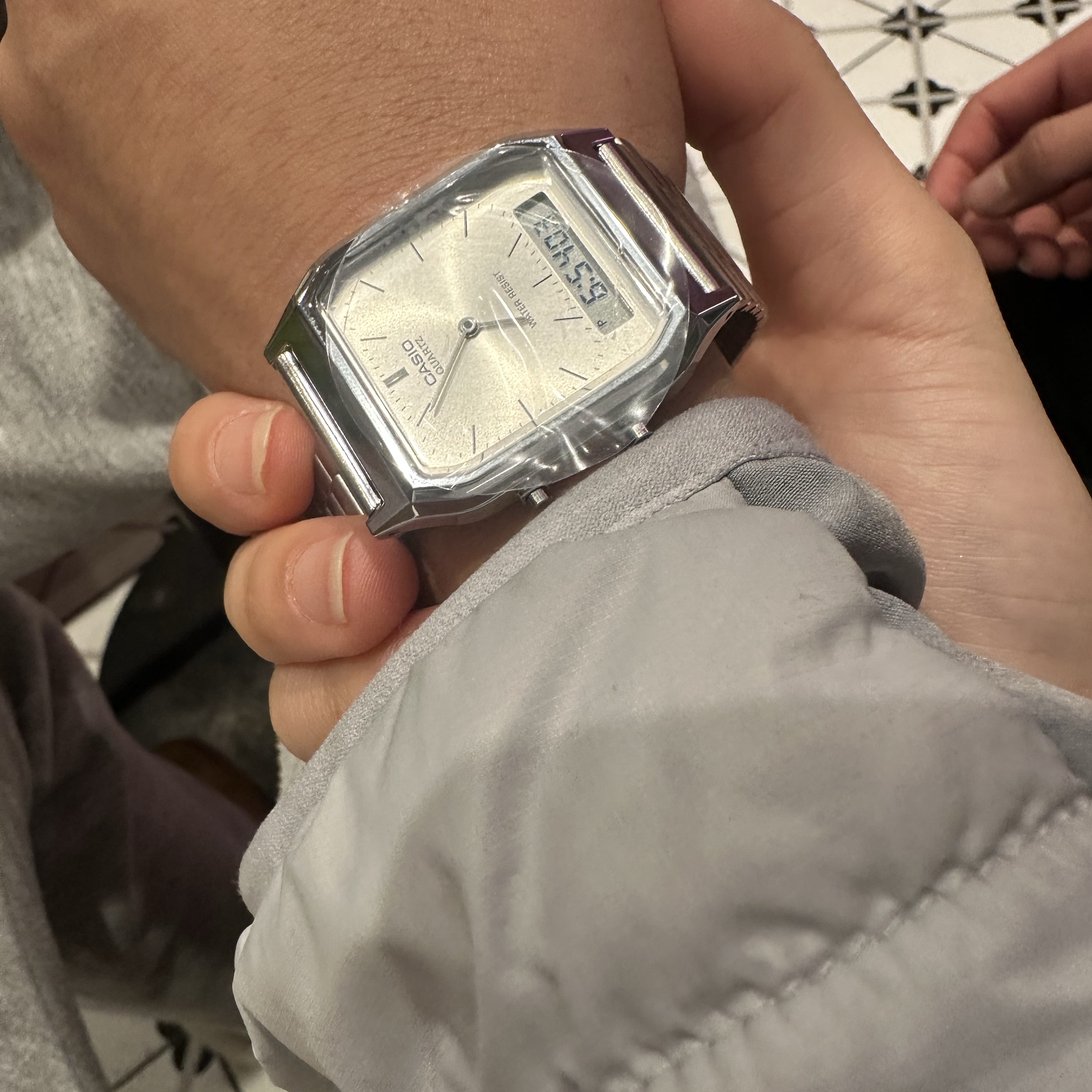 Casio AQ-230A-7AMQY 착용 스타일