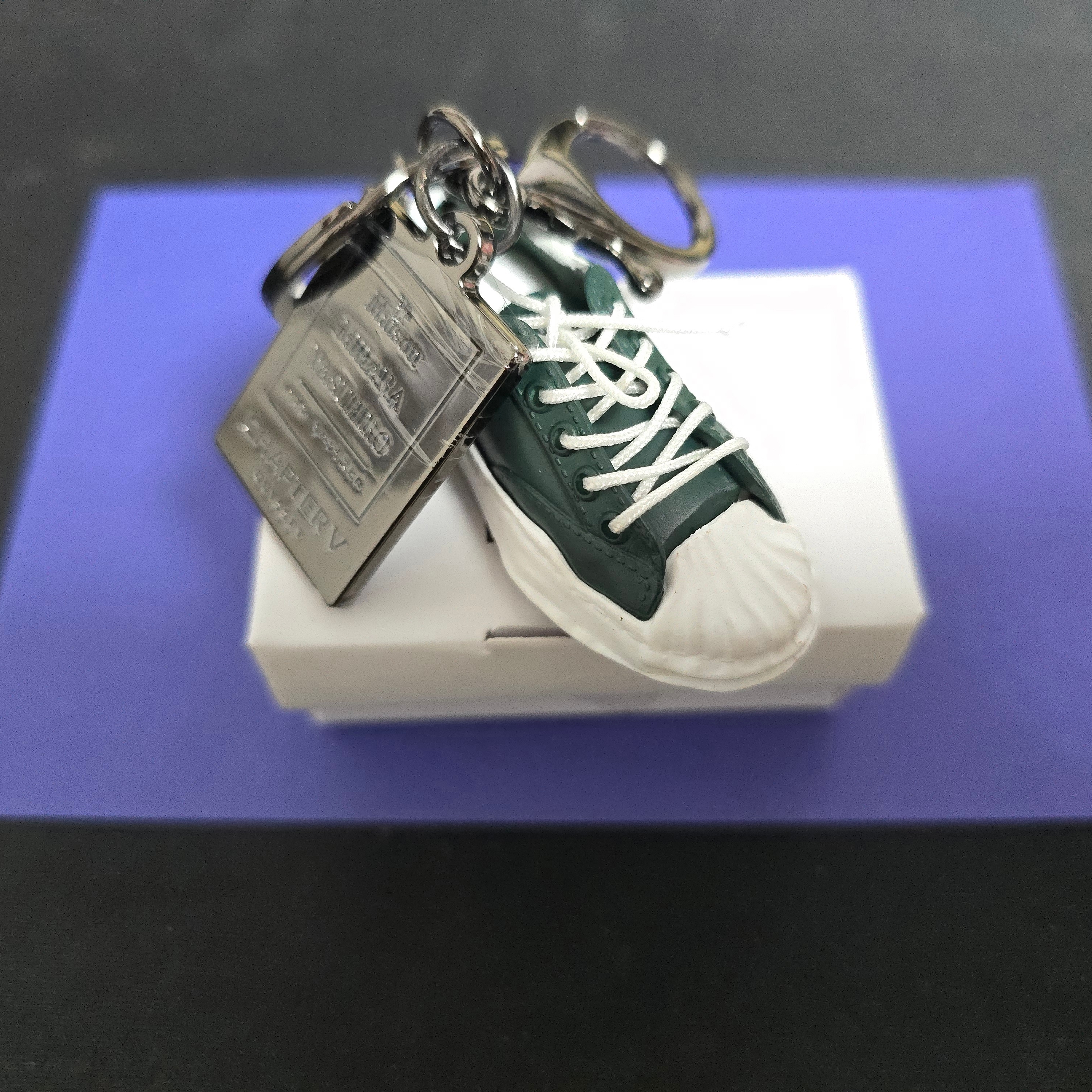 Odyssey x Maison Mihara Yasuhiro Blakey Keyring Green 착용 스타일