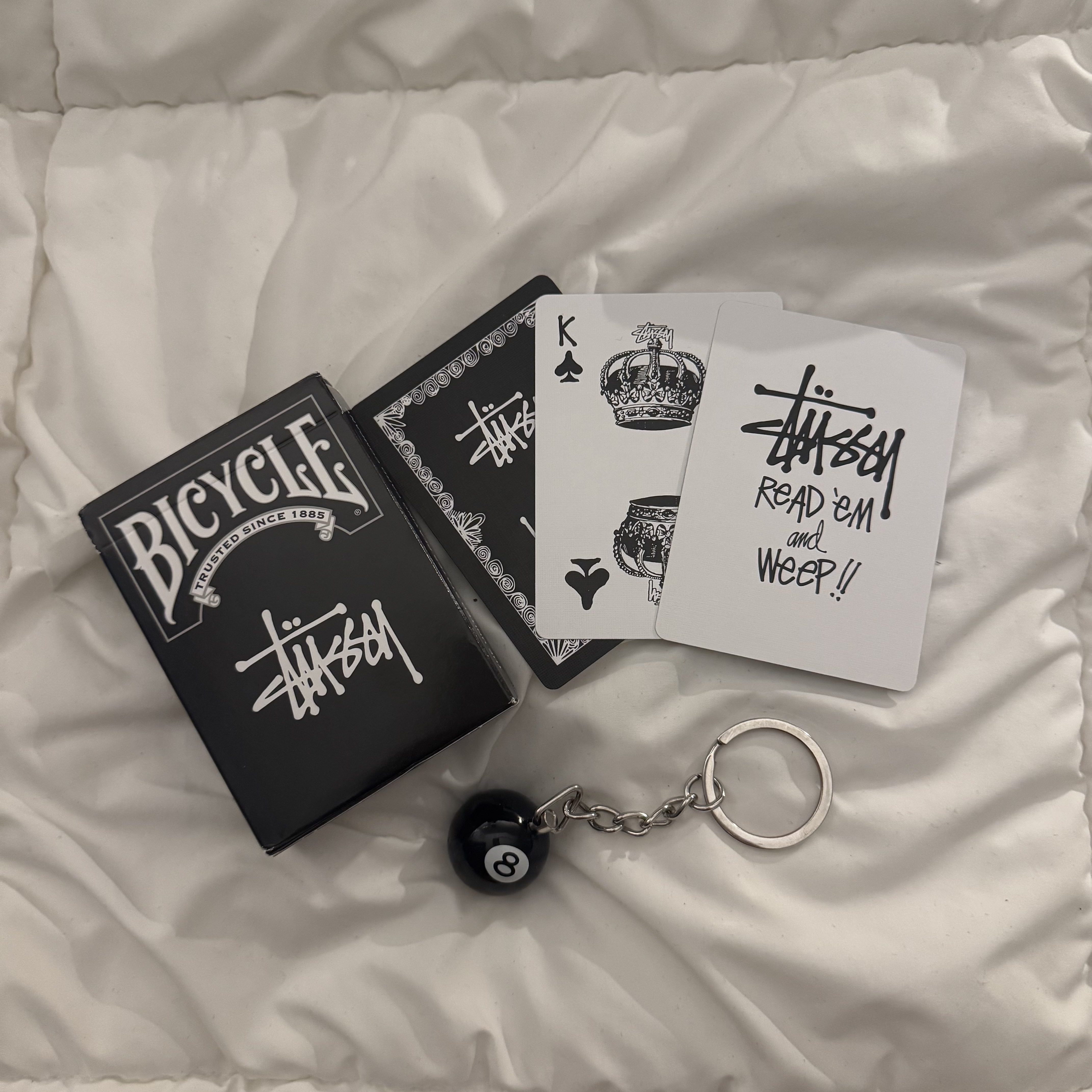 Stussy Playing Cards Black, Stussy 8 Ball Keychain Black 착용 스타일