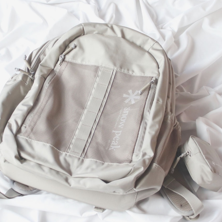 Snow Peak Wingel Backpack 25L Beige Gray, Snow Peak Wingel Backpack 25L Black 착용 스타일