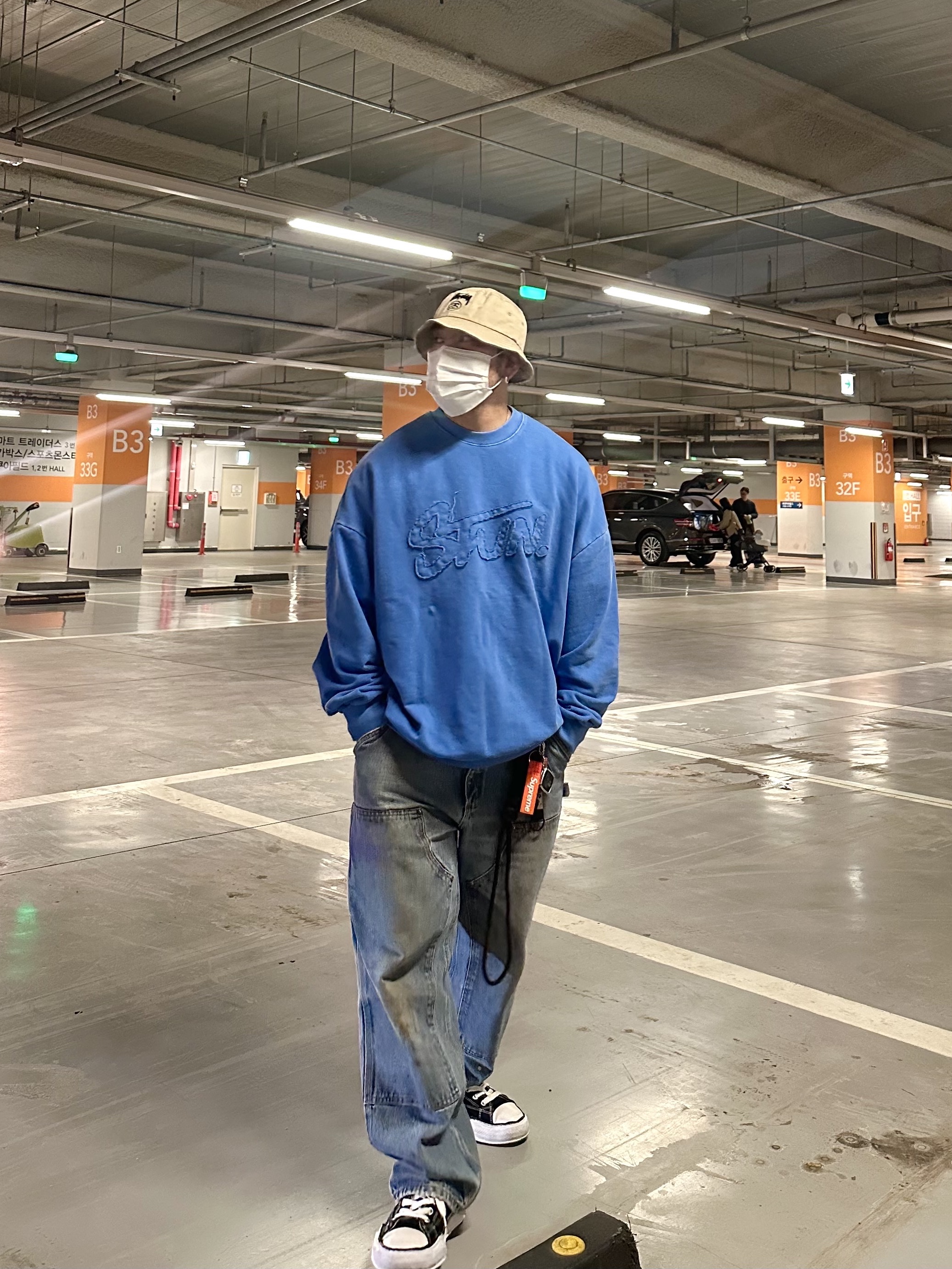 Maison Mihara Yasuhiro Peterson OG Sole Canvas Low Sneakers Black, Supreme Ripstop Keychain Orange - 24SS 착용 스타일 - 3