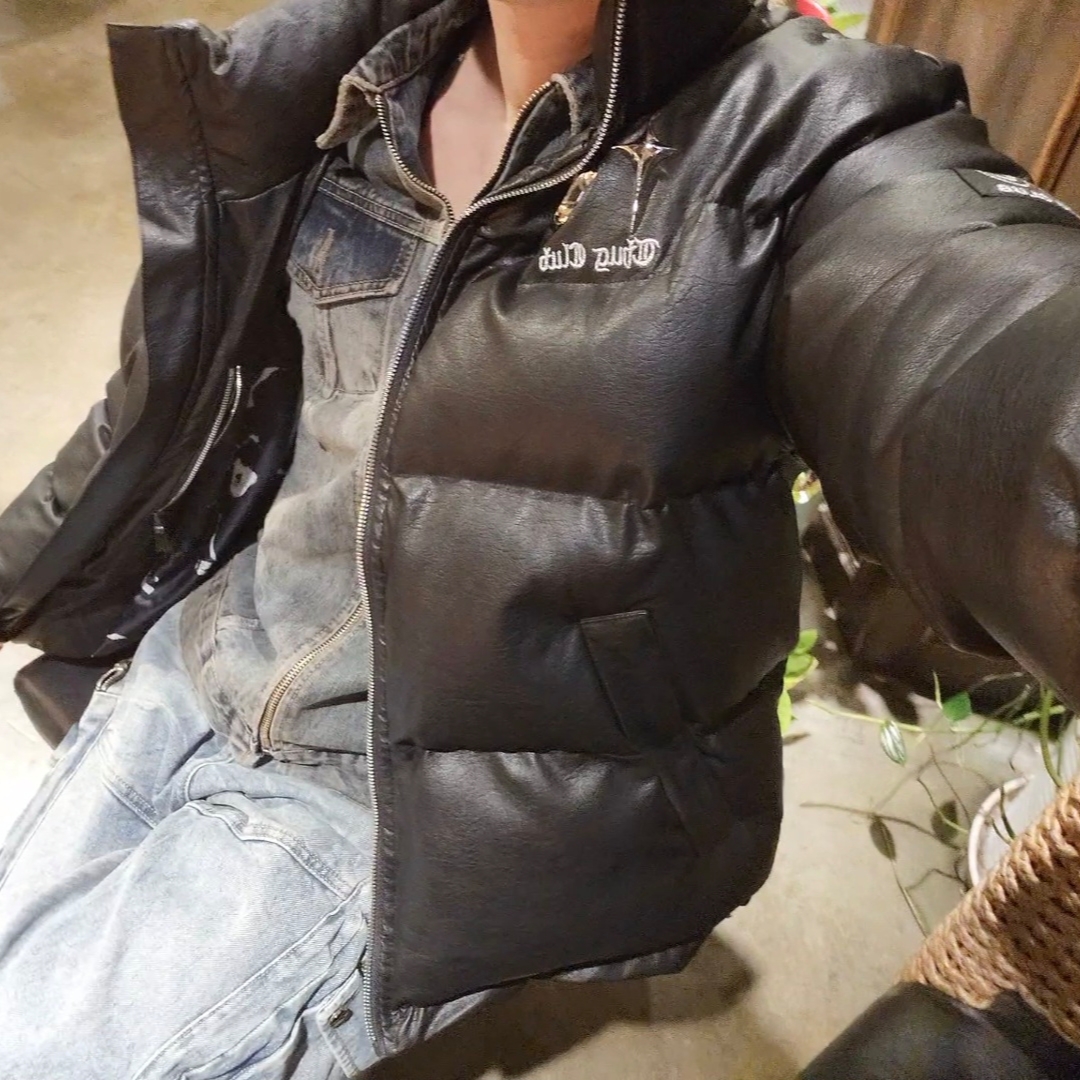 Nike x Sacai VaporWaffle Tour Yellow & Gorge Green Sail, Thug Club Leather Puffer Jacket Black (Polyester) 착용 스타일 - 5