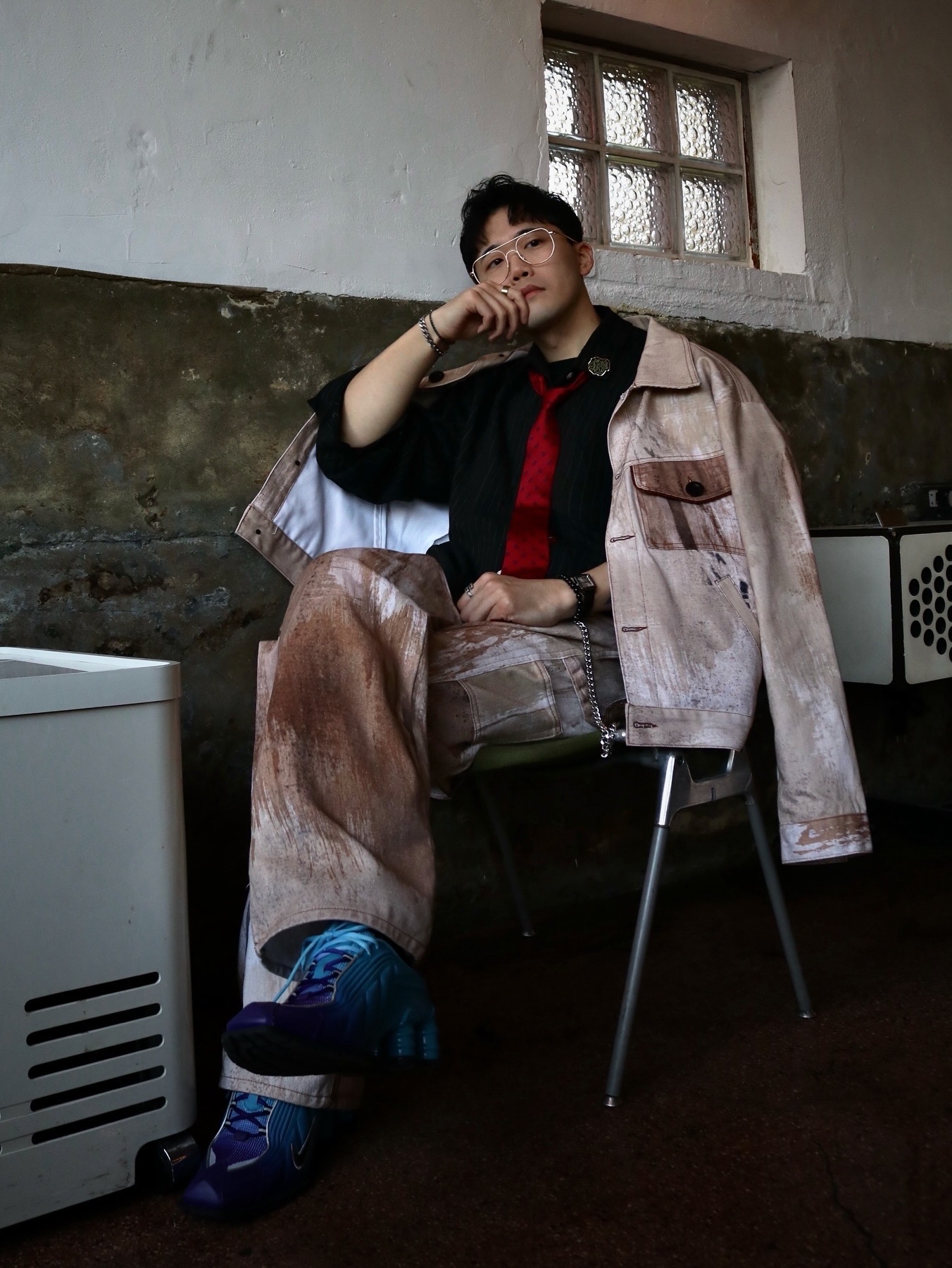 Nike x Martine Rose Shox MR4 Scuba Blue 착용 스타일 - 2