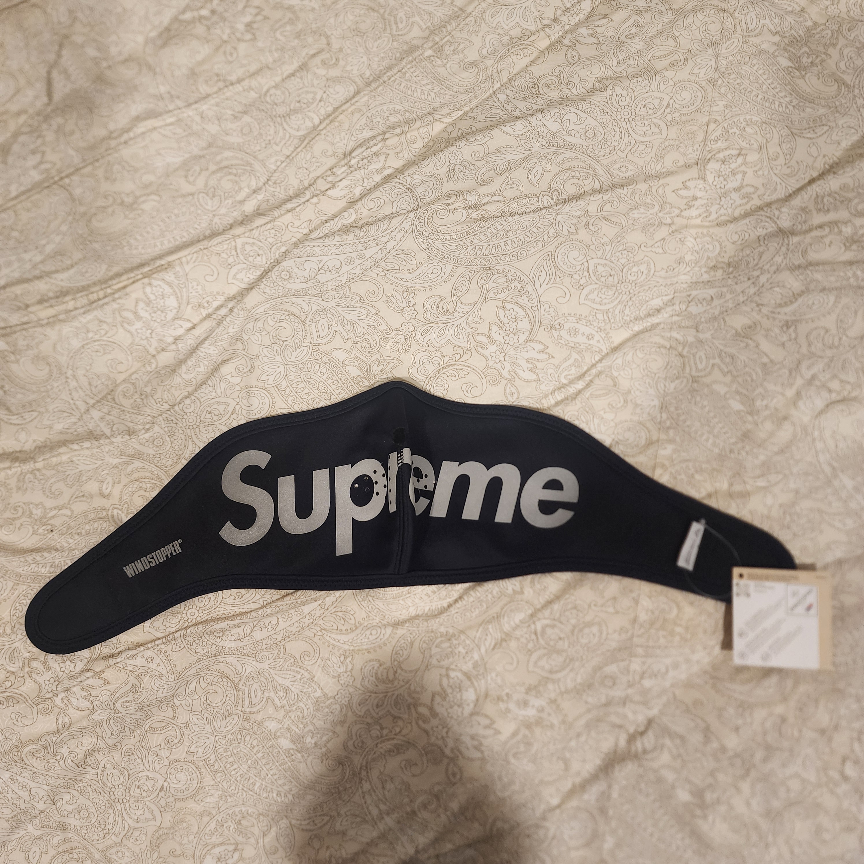 Supreme Windstopper Facemask Black - 24FW 착용 스타일 - 1