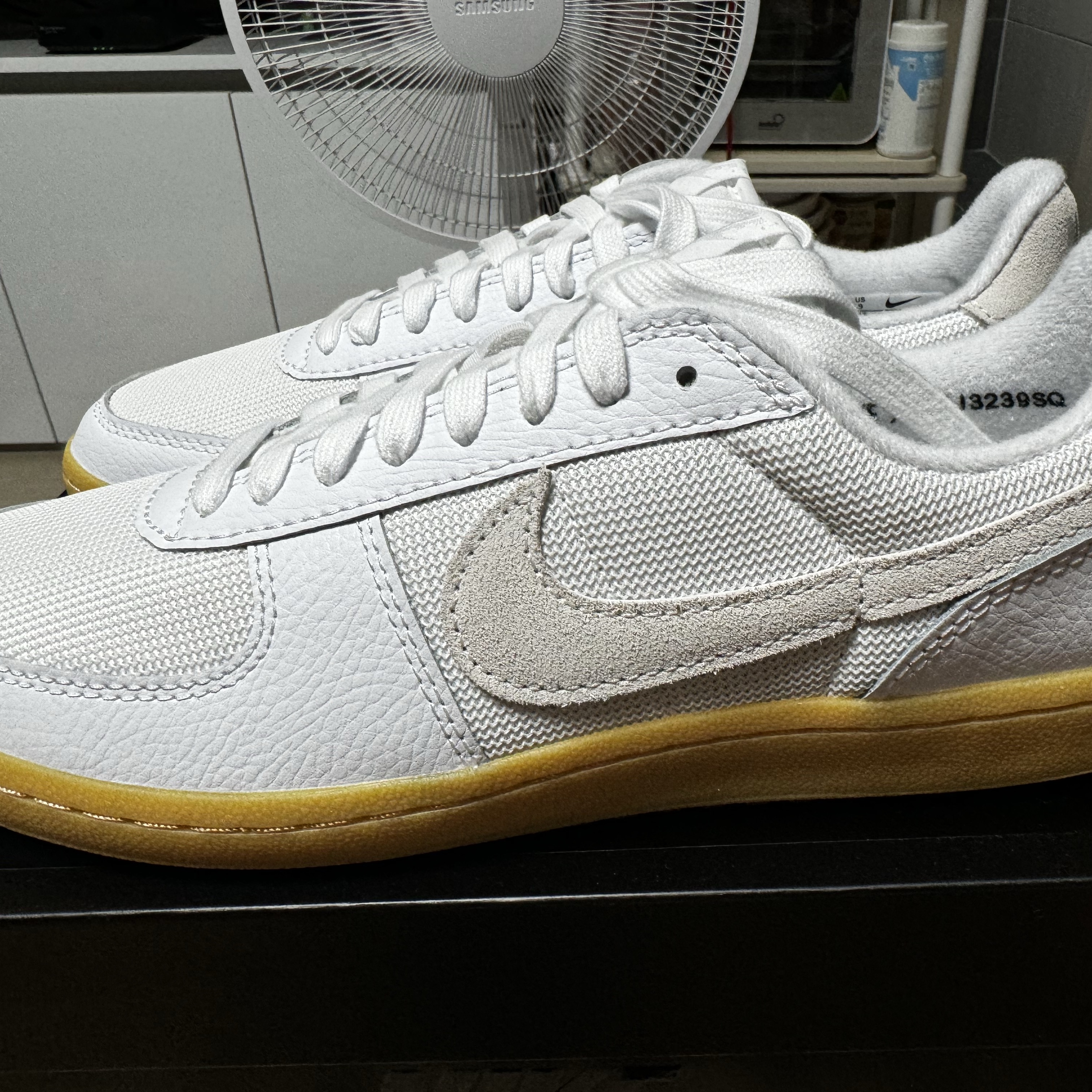 Nike Field General 82 White and Light Bone 착용 스타일 - 1
