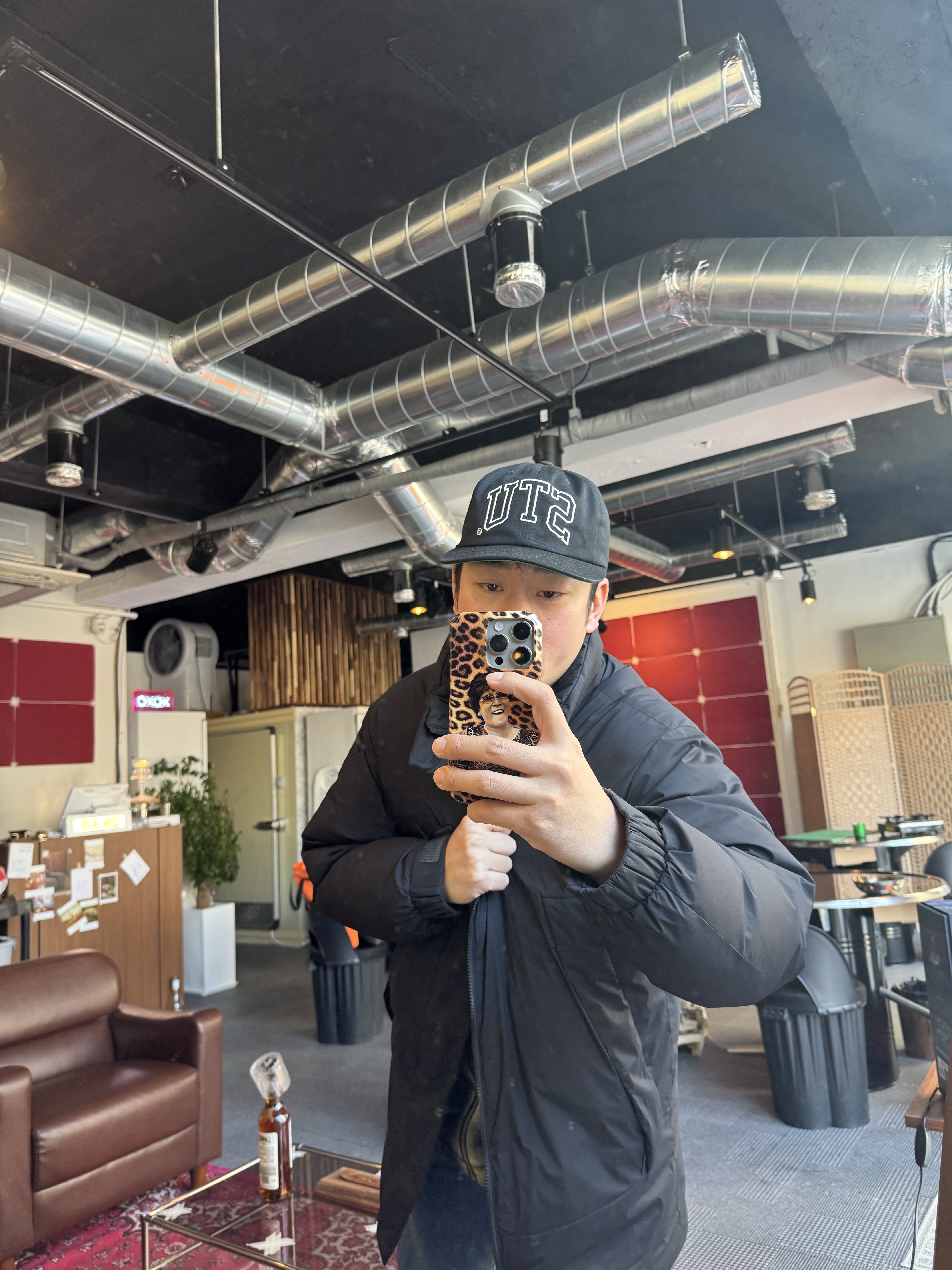 Stussy Stu Arch Strapback Cap Shadow Black, Nike ACG Therma-Fit ADV Lunar Lake Puffer Jacket Night Maroon - Asia 착용 스타일 - 1