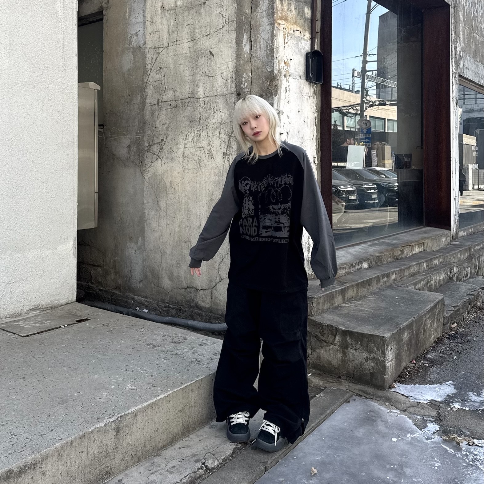 Nonnod Side Zip Cargo Pants Black, ERL Vamp Skate Shoe Pirate Black 착용 스타일 - 1