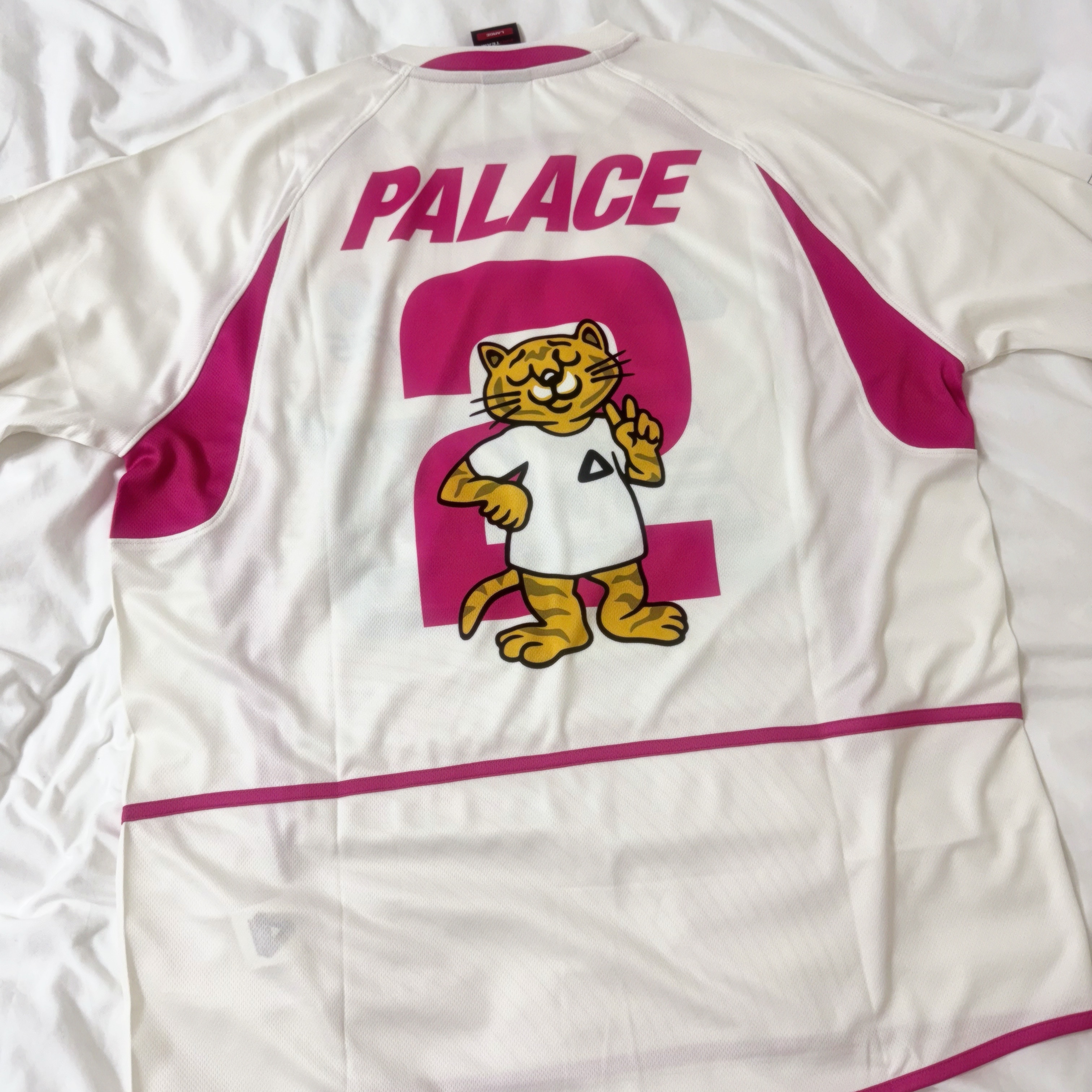 Palace Seoul 2 Seoul Jersey White Pink - 25SS 착용 스타일 - 2