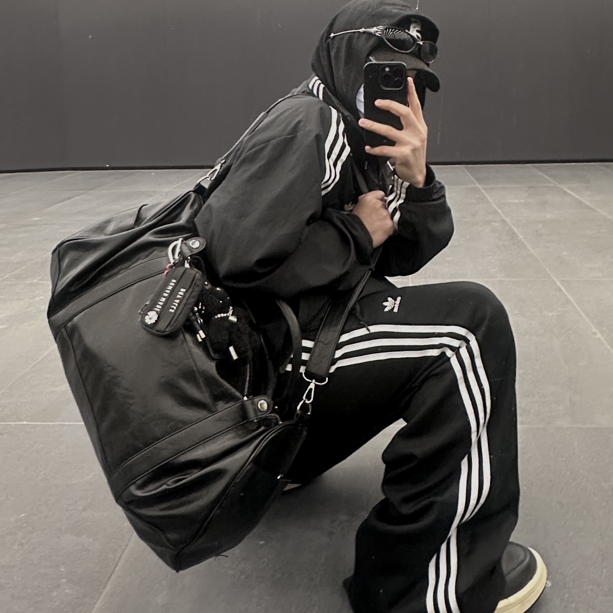 Human Made Military Card Case Black, (W) Adidas Adilenium Oversized Track Top Black - KR Sizing 착용 스타일