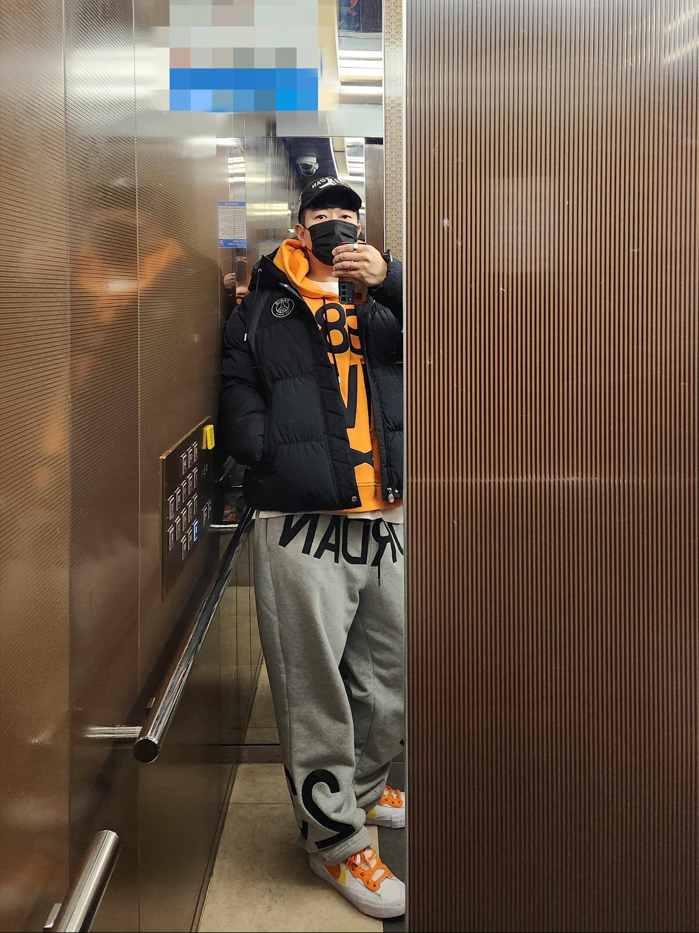 Jordan x Nina Chanel Abney Club Cap Black, Jordan x Paris Saint-Germain Puffer Jacket Black - Asia 착용 스타일
