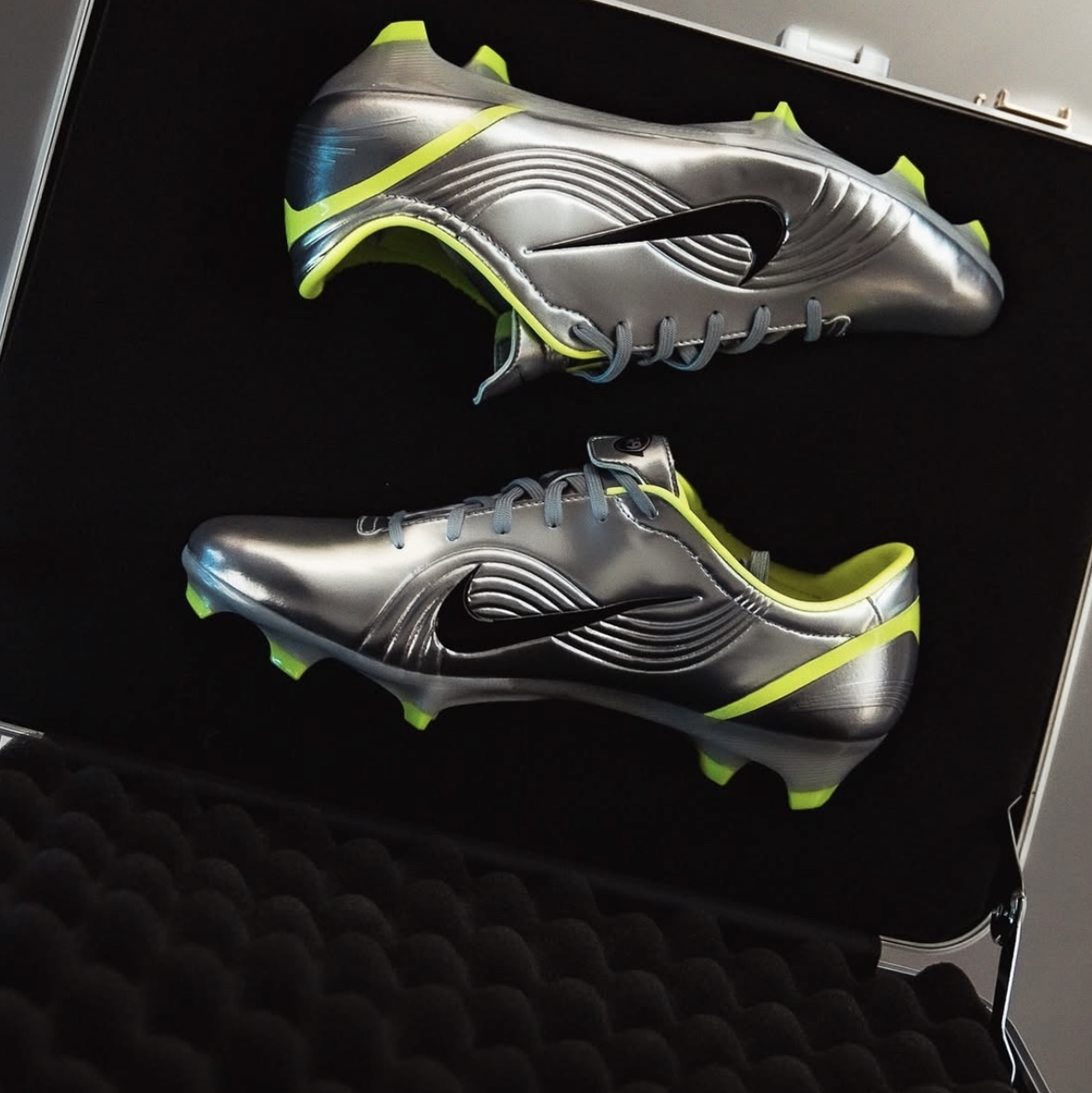 Nike Zoom Mercurial Vapor 1 RGN SE FG Chrome Lime 착용 스타일 - 1