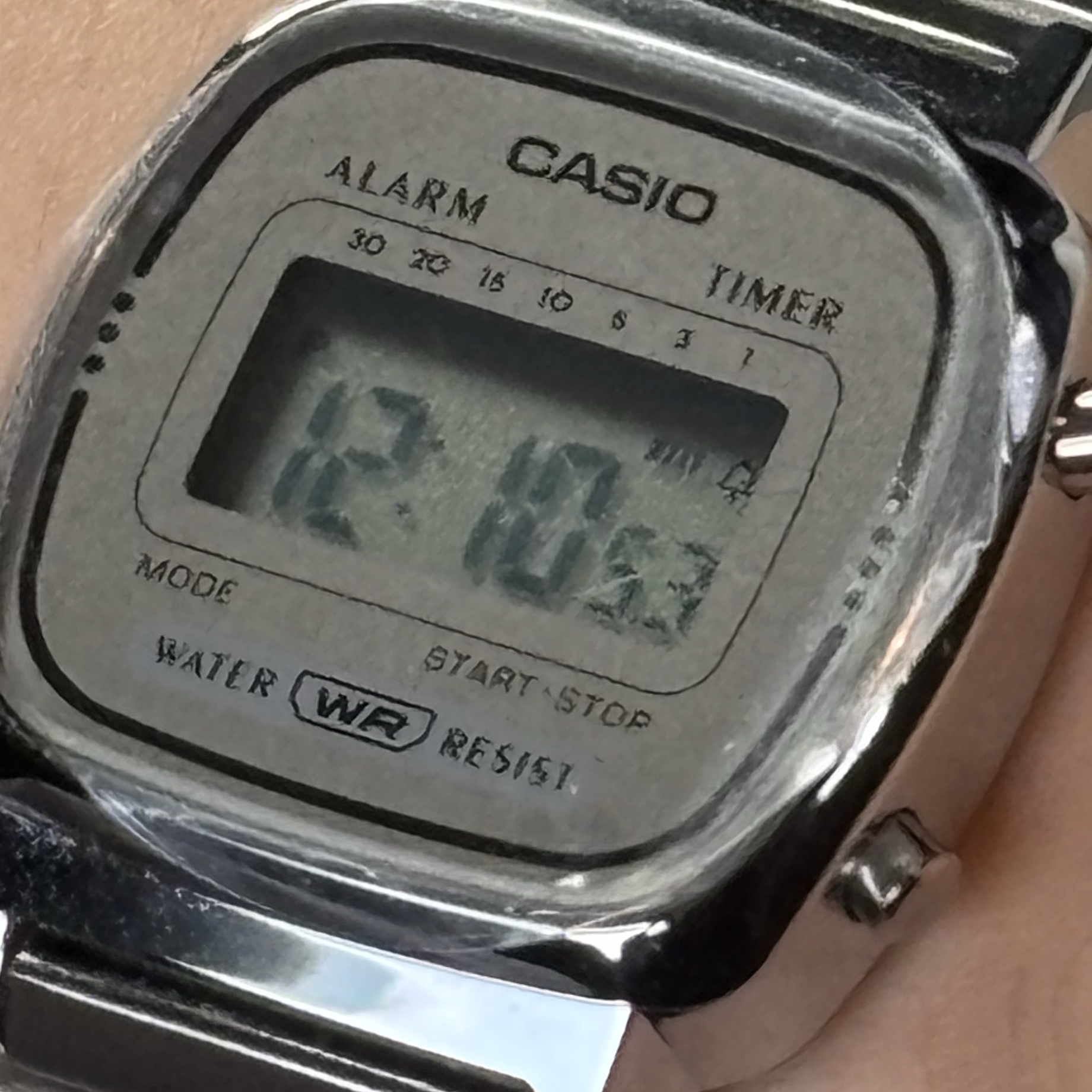 Casio LA-670WA-7 착용 스타일