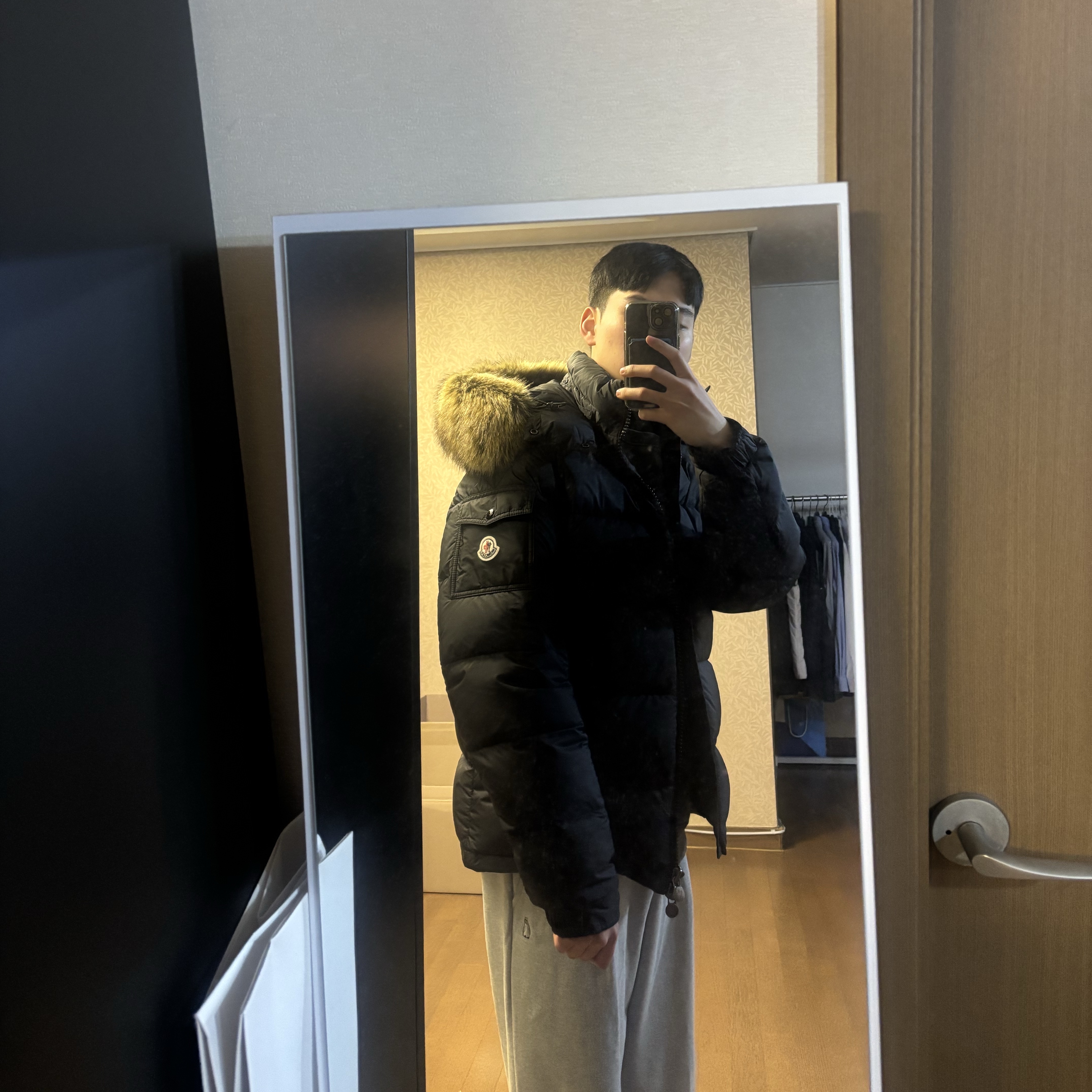 Moncler Mayaf Short Down Jacket Black - 24FW 착용 스타일 - 2
