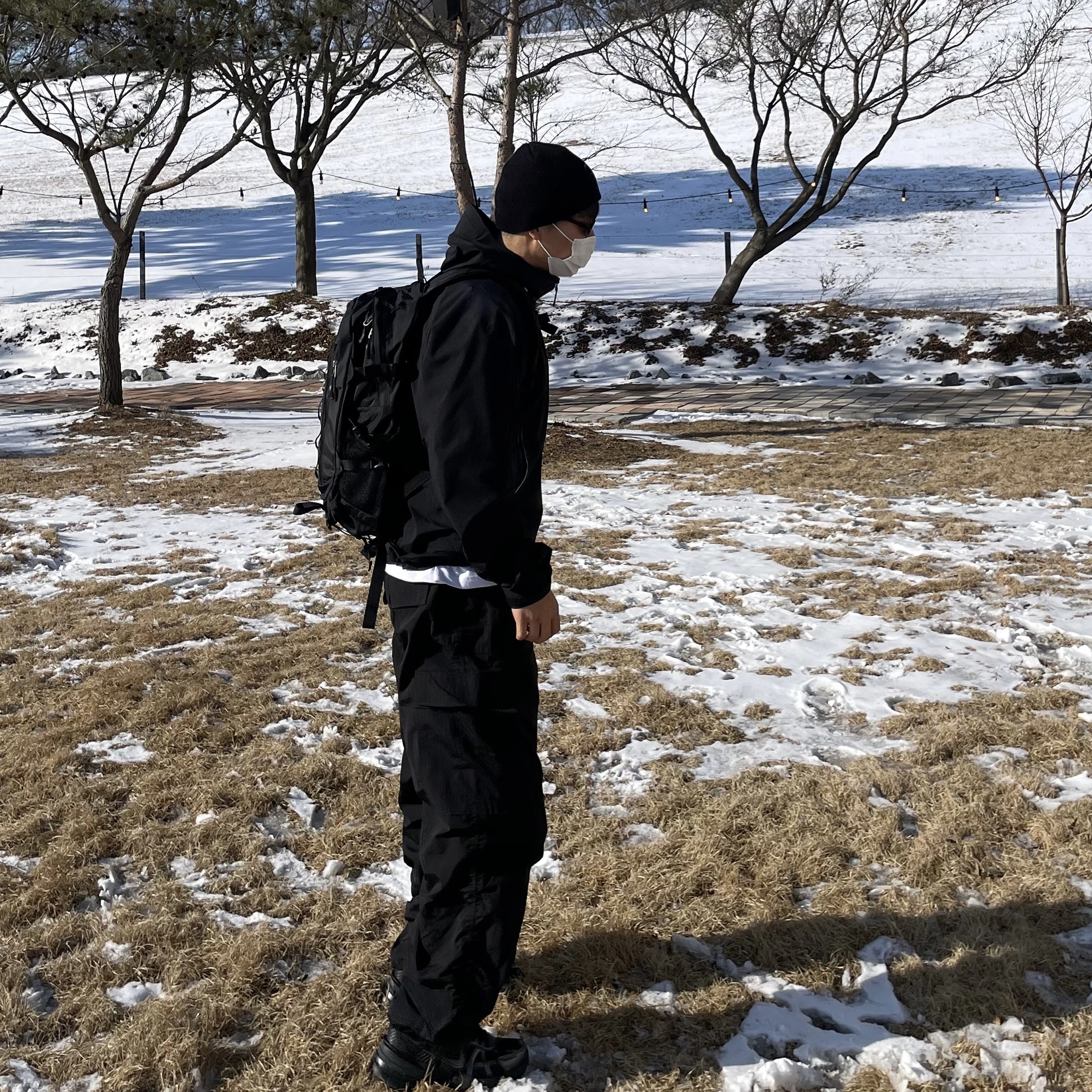 The North Face Big Shot Black, Nike V2K Run Black Anthracite 착용 스타일 - 2