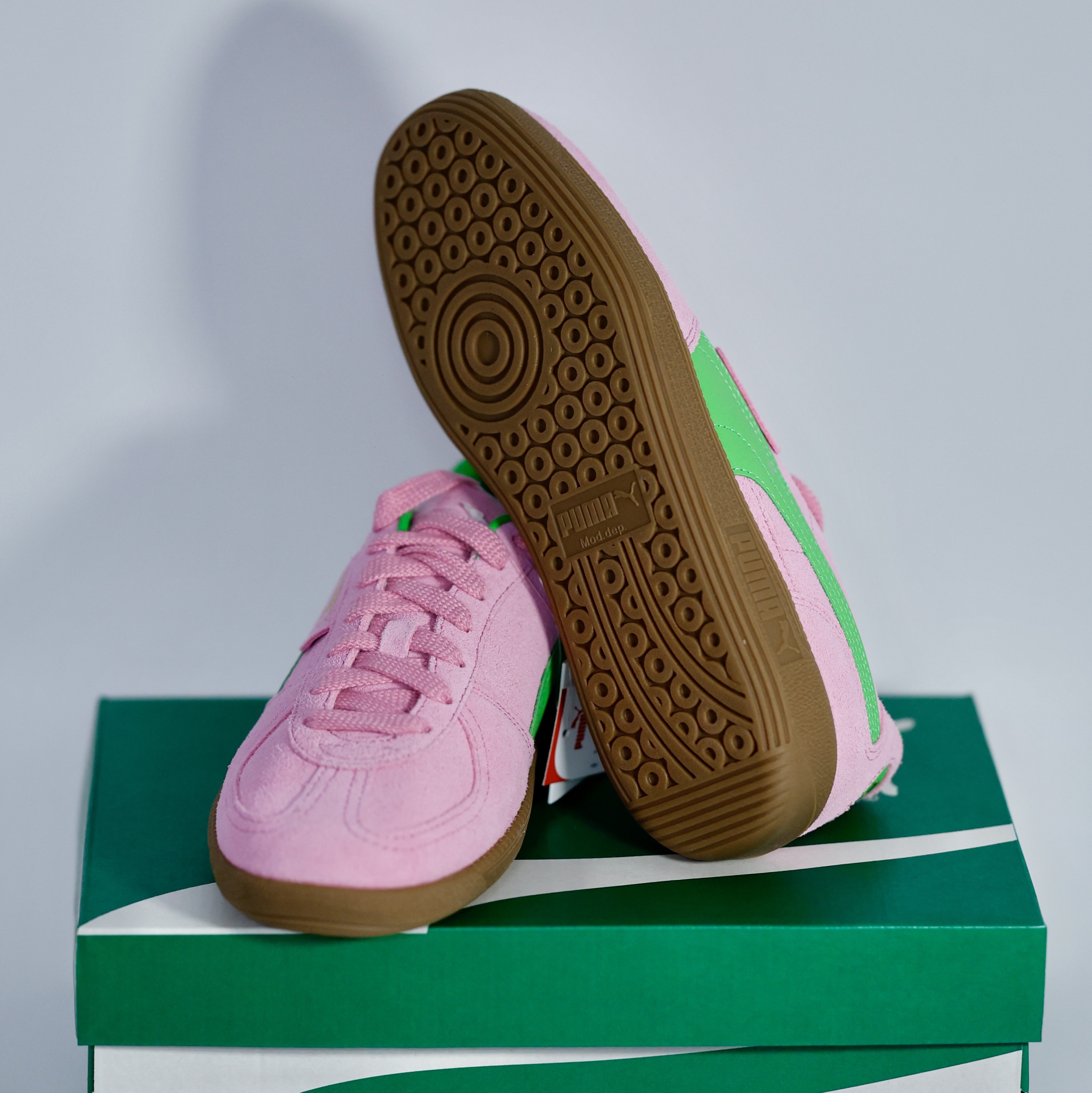 Puma Palermo Special Pink Delight Green 착용 스타일 - 3