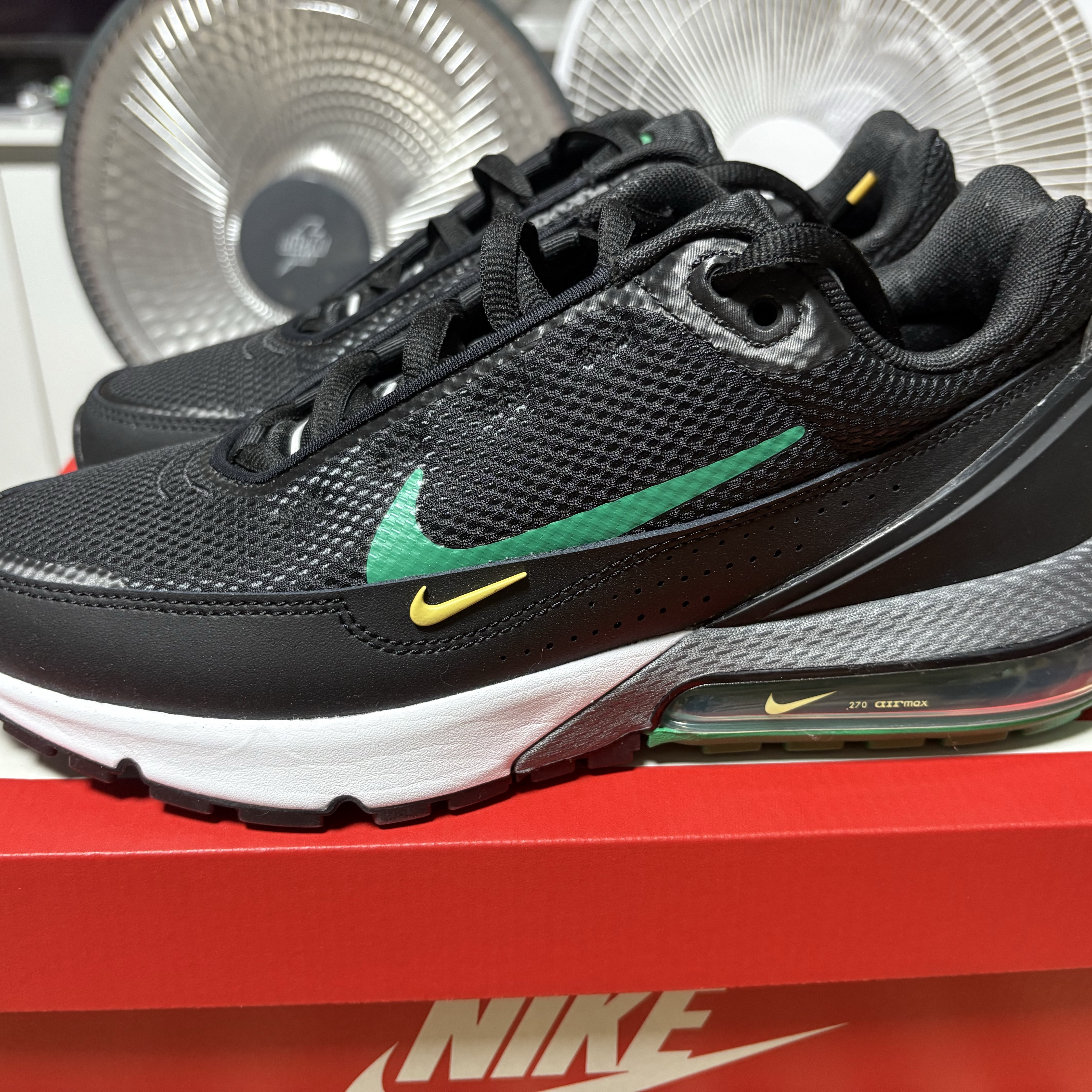 Nike Air Max Pulse Black Malachite 착용 스타일 - 1