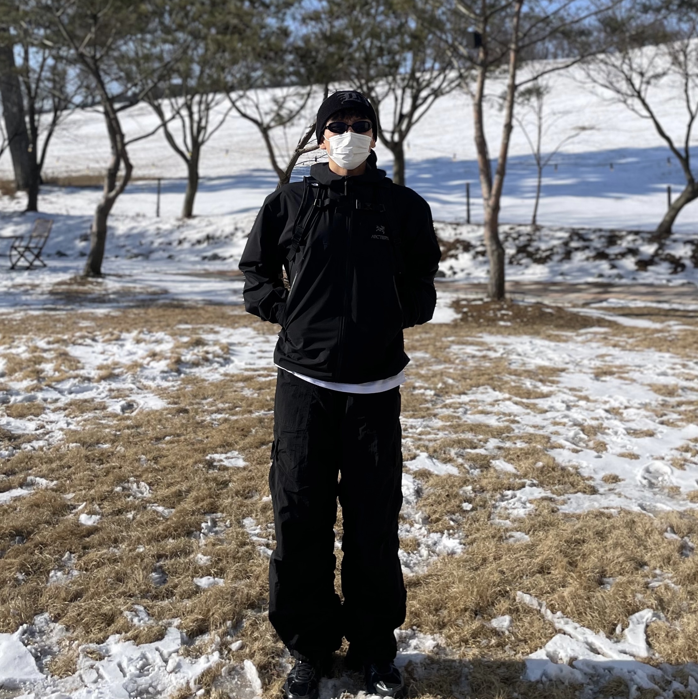 The North Face Big Shot Black, Nike V2K Run Black Anthracite 착용 스타일 - 1
