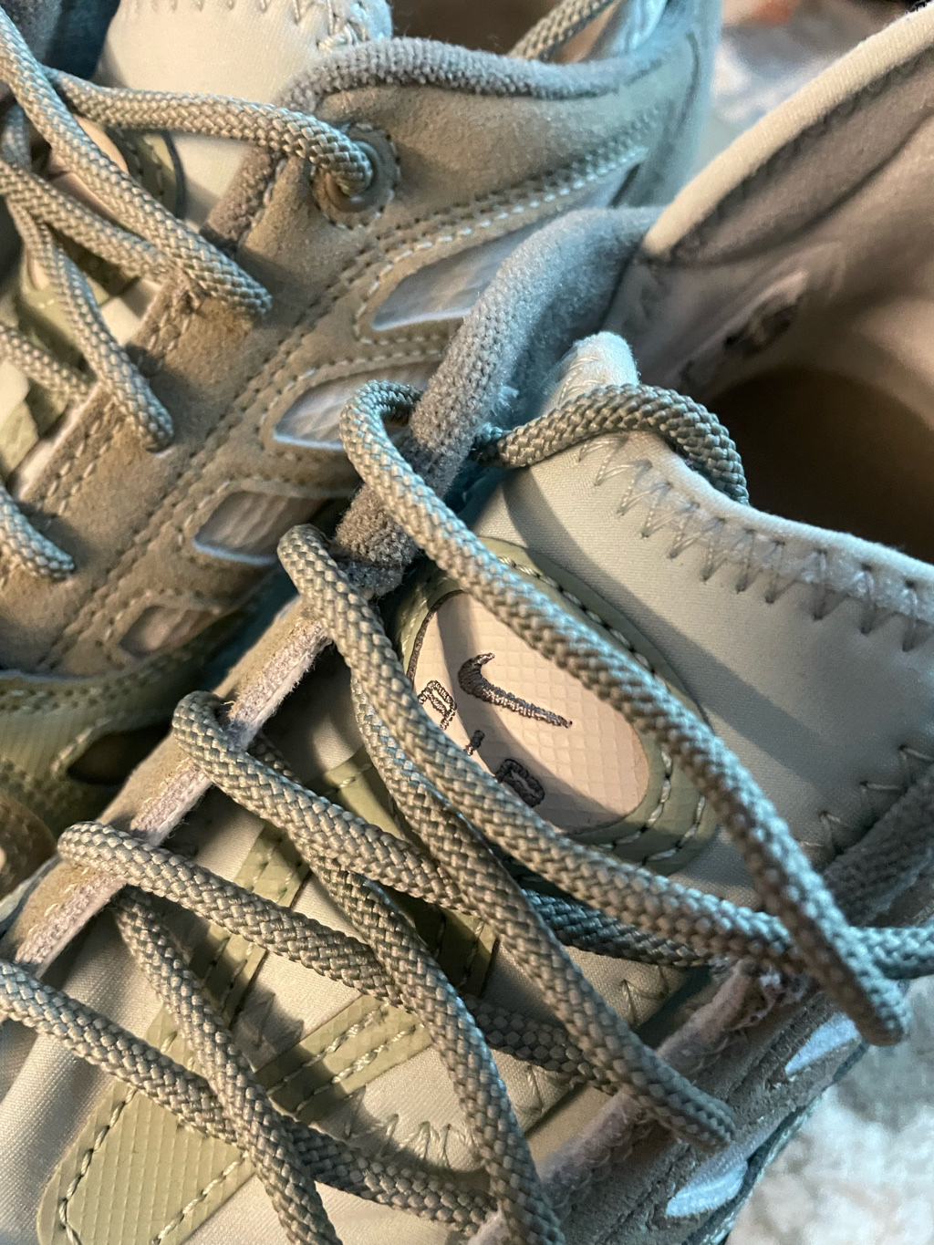 Nike ACG Air Exploraid Jade Horizon and White 착용 스타일 - 5