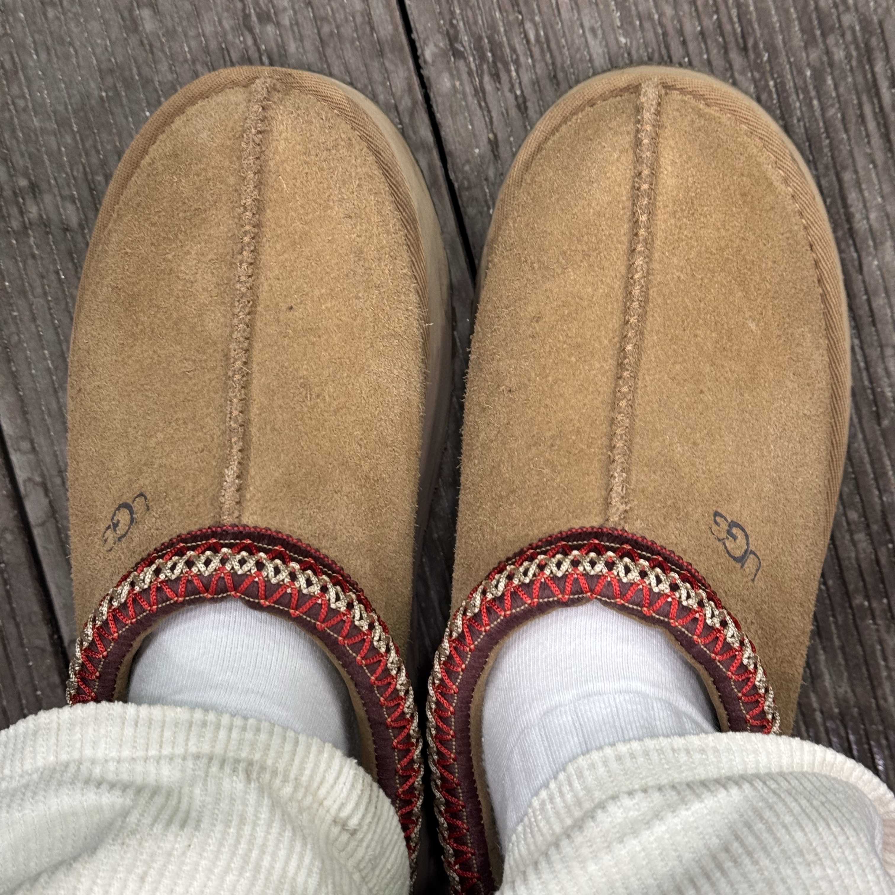 (W) UGG Tazz Slipper Chestnut 착용 스타일