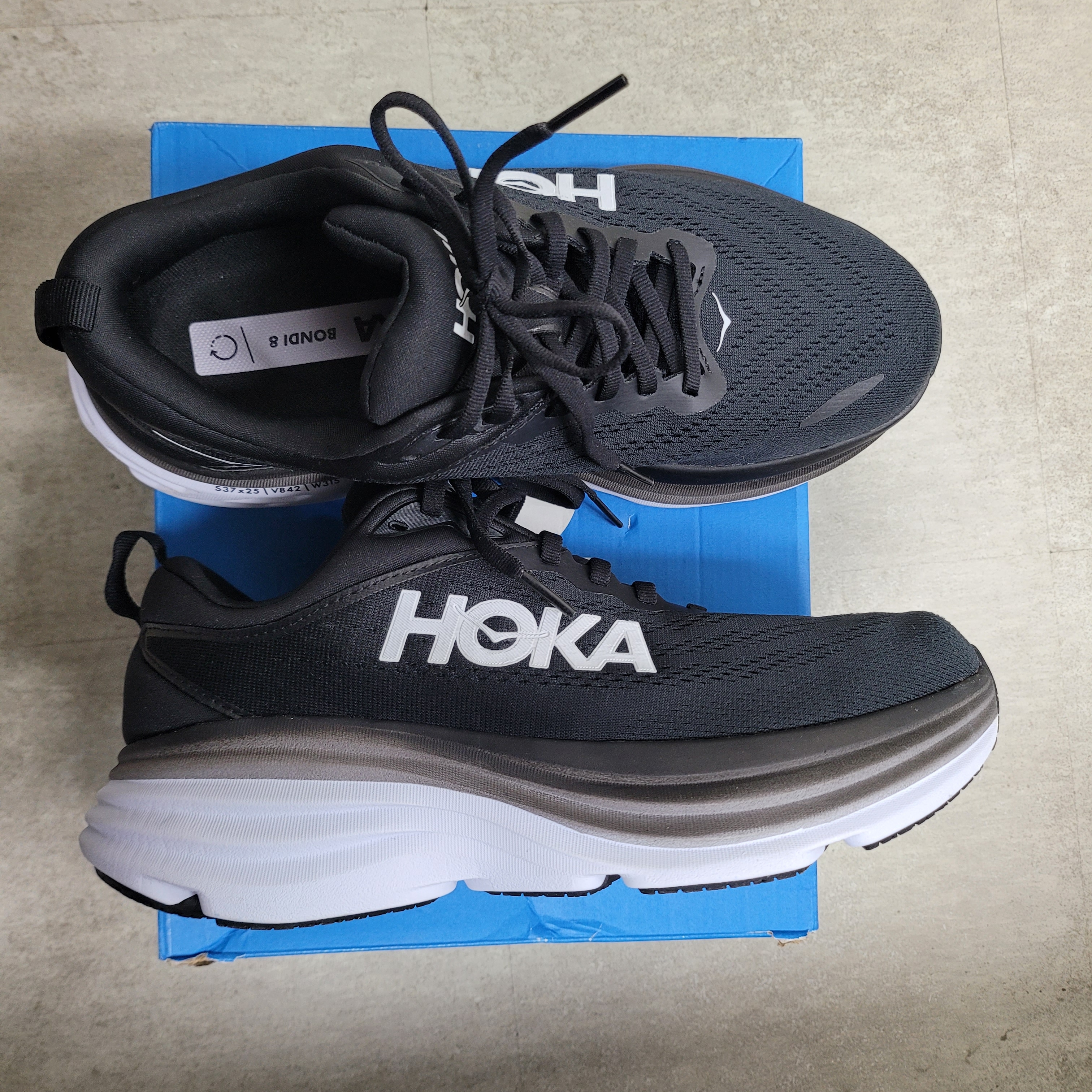Hoka Bondi 8 Black White - Wide 착용 스타일 - 1