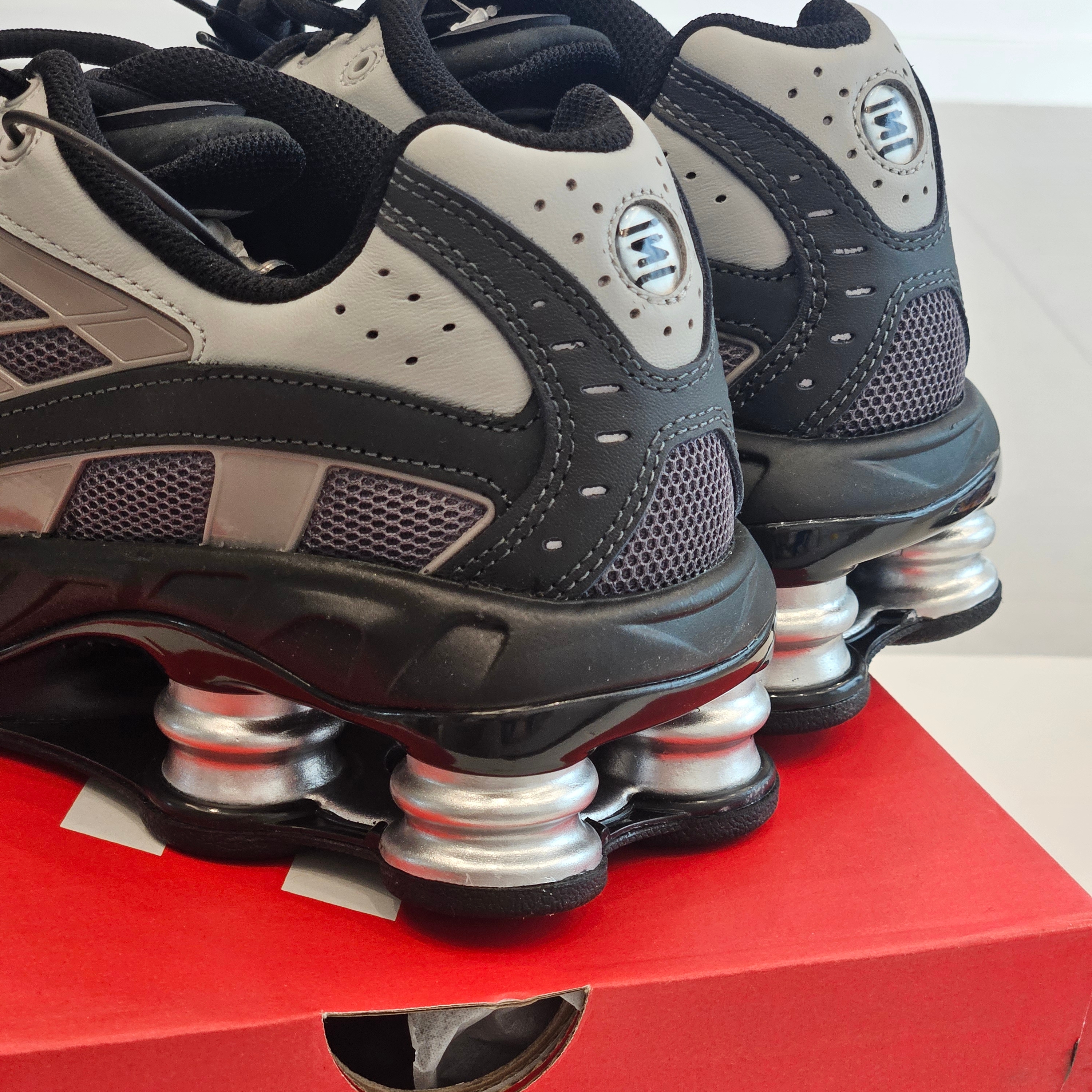Nike Shox Ride 2 Light Graphite Anthracite 착용 스타일 - 3