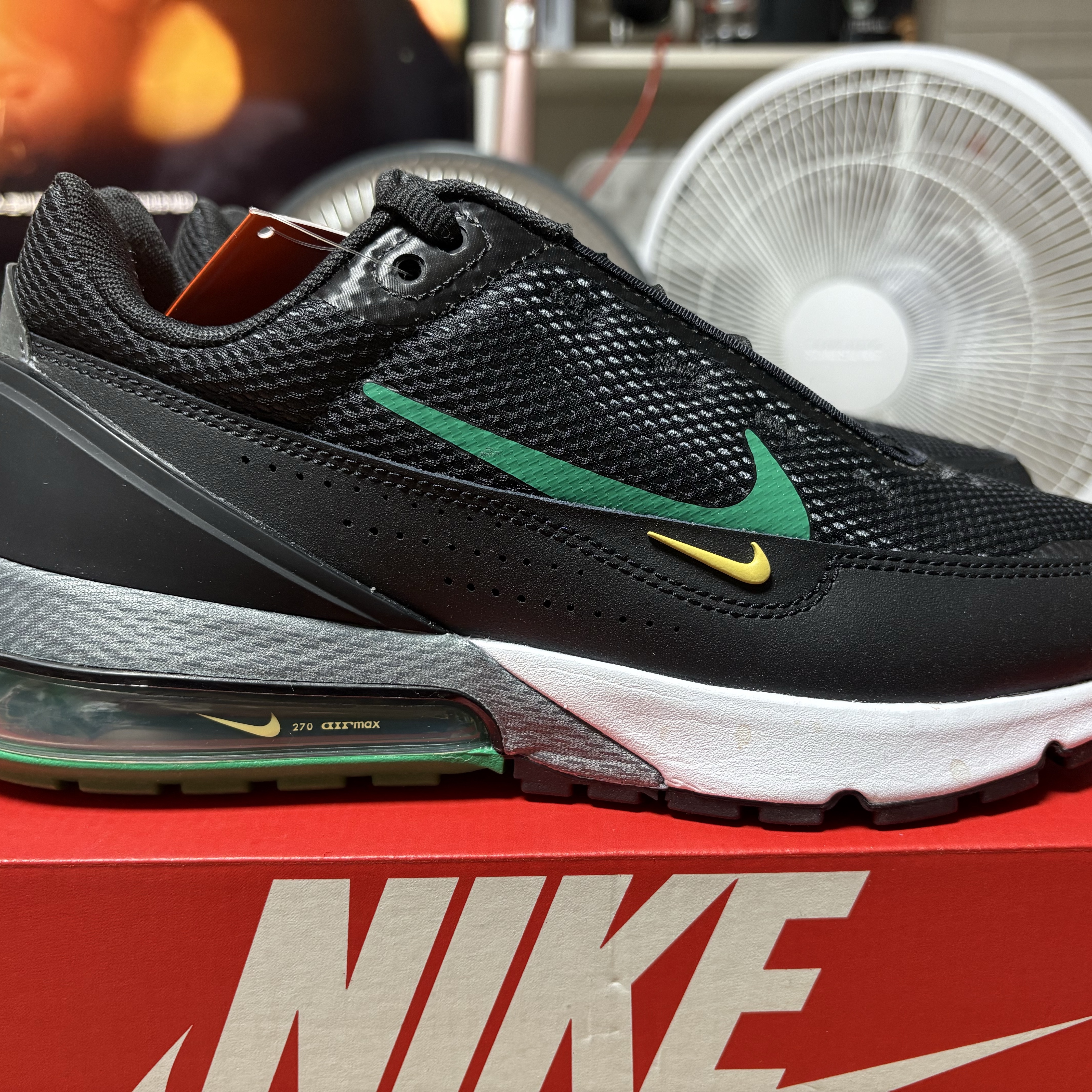 Nike Air Max Pulse Black Malachite 착용 스타일 - 2