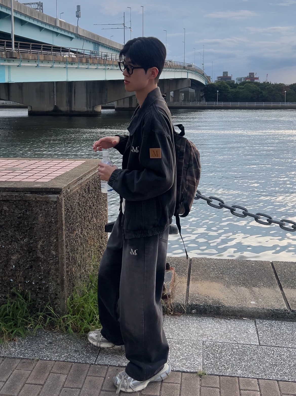 Balenciaga 3XL Sneakers Light Beige, MUCENT Treat Cutting Denim Blouson Jacket Black 착용 스타일 - 1