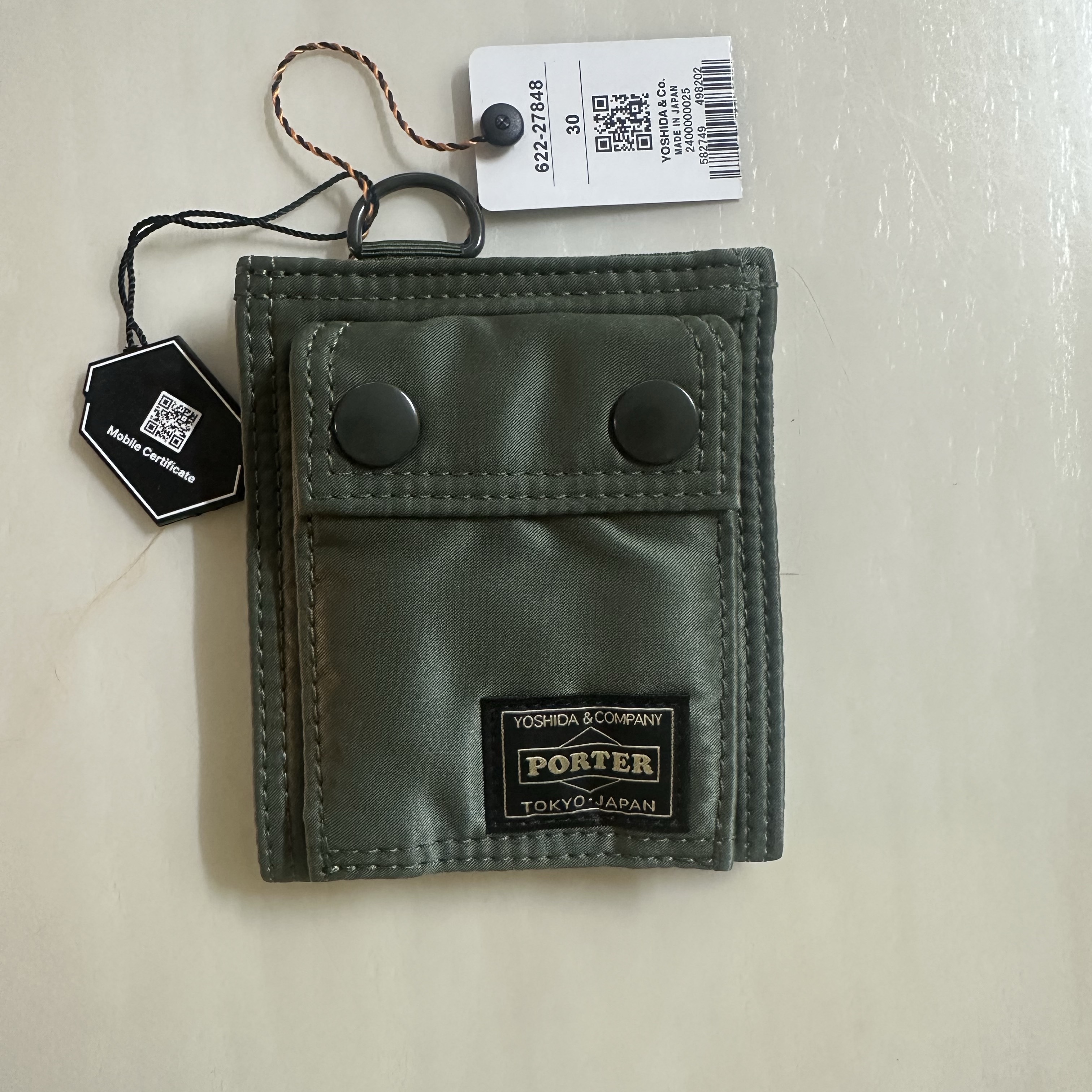 Porter All New Tanker Pocket Wallet Sage Green 착용 스타일