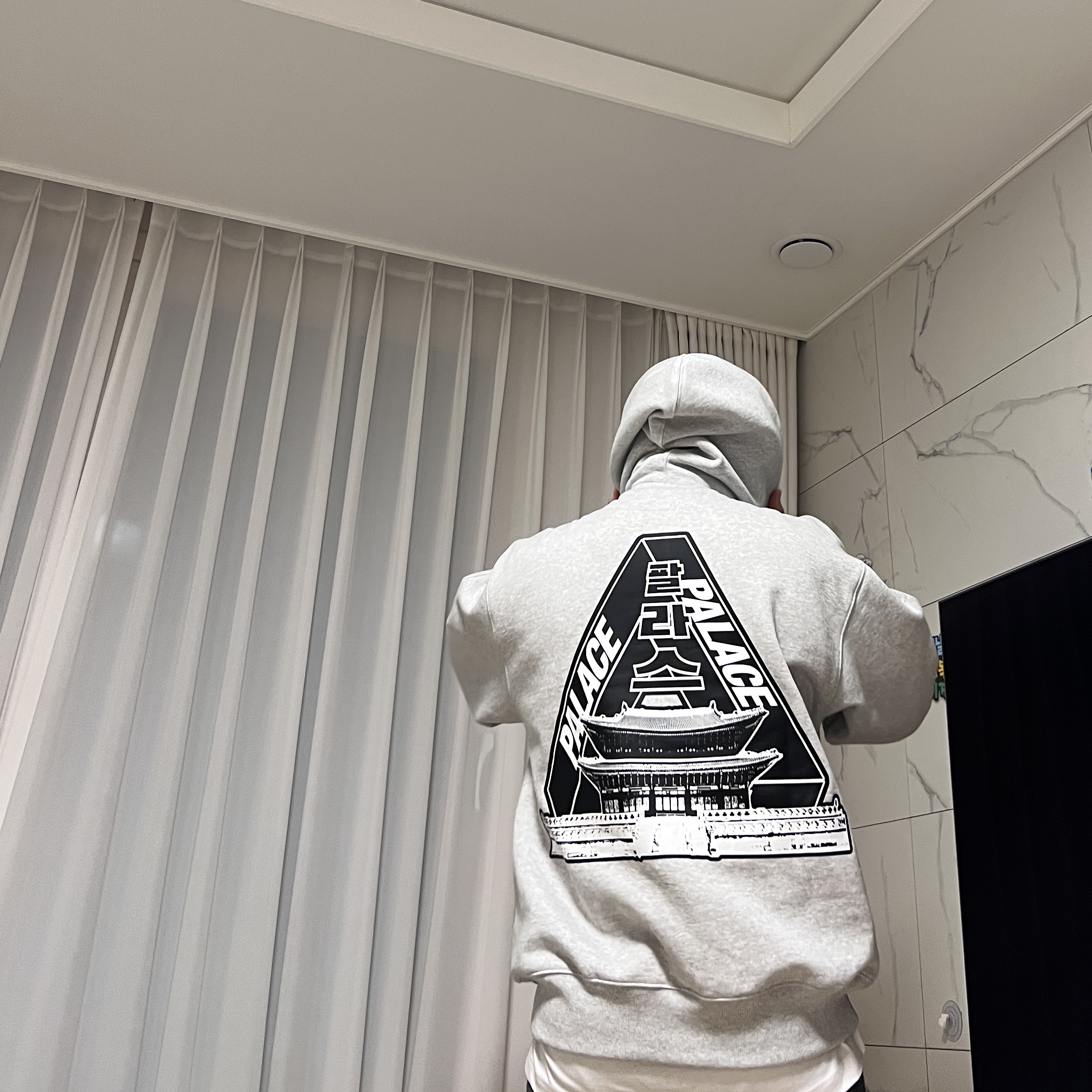 Jordan 1 High 85 Bred, Palace Seoul 2 Seoul 6-Panel Cap Black - 25SS 착용 스타일 - 3
