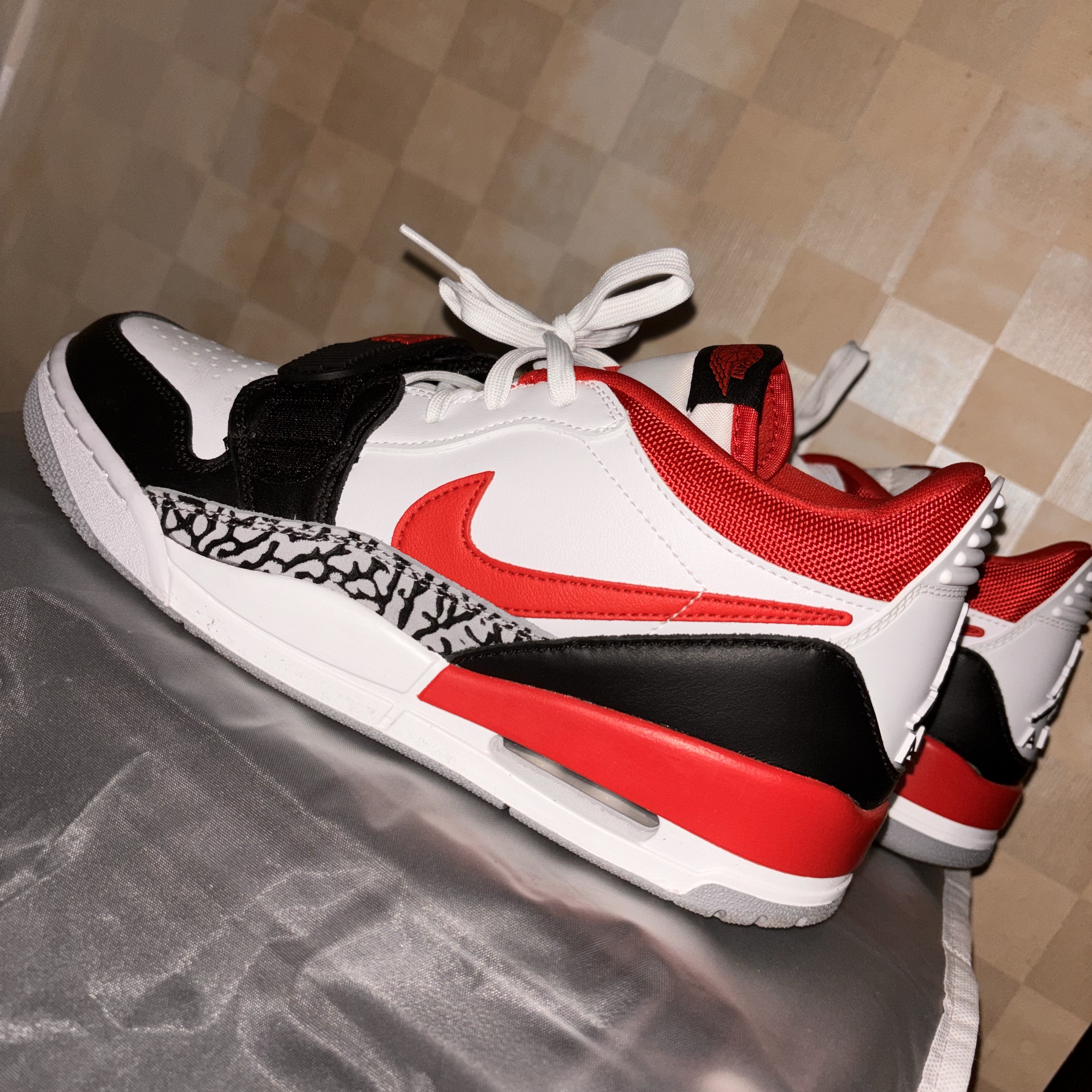 Jordan Legacy 312 Low Fire Red 착용 스타일