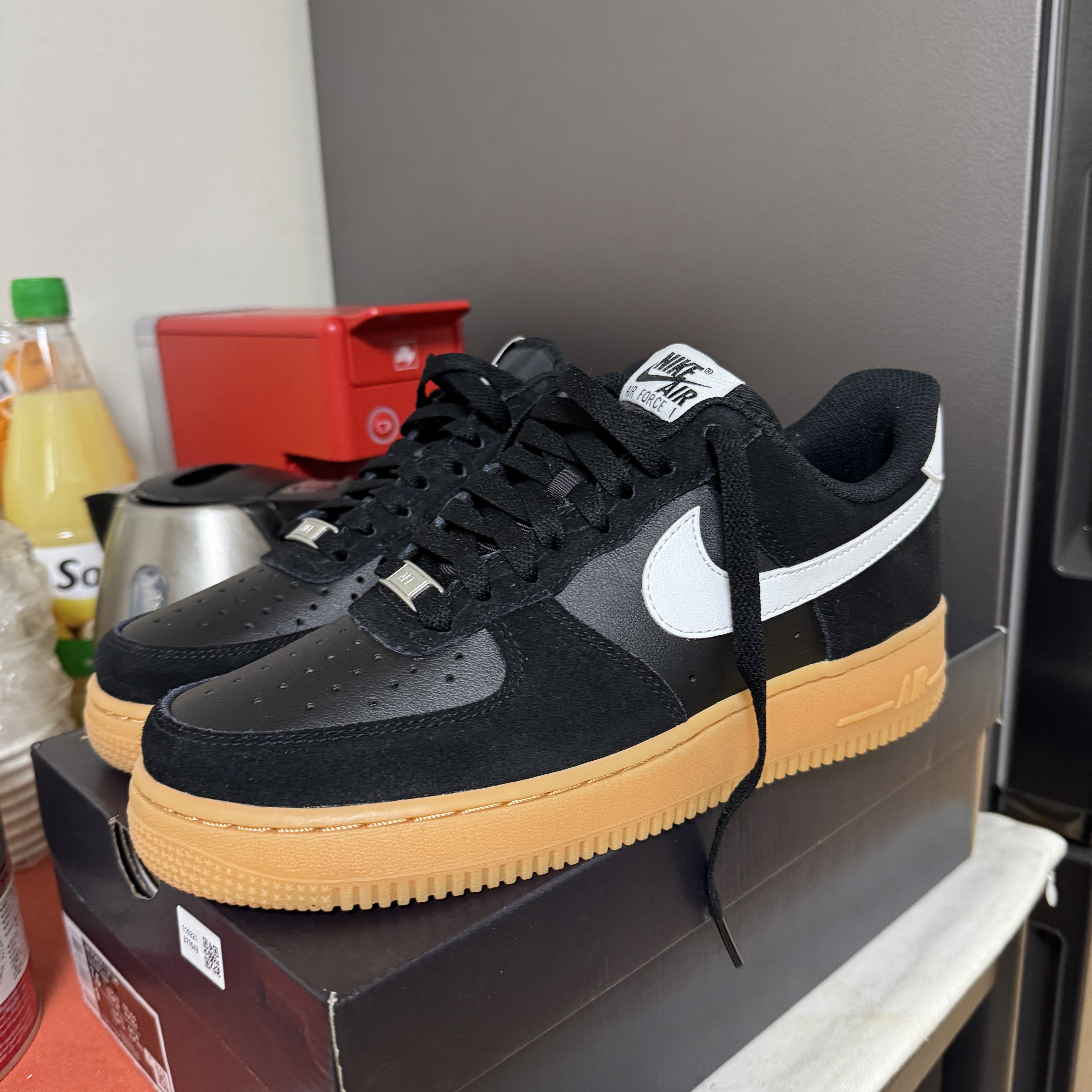 Nike Air Force 1 '07 LV8 Black Gum Light Brown 착용 스타일