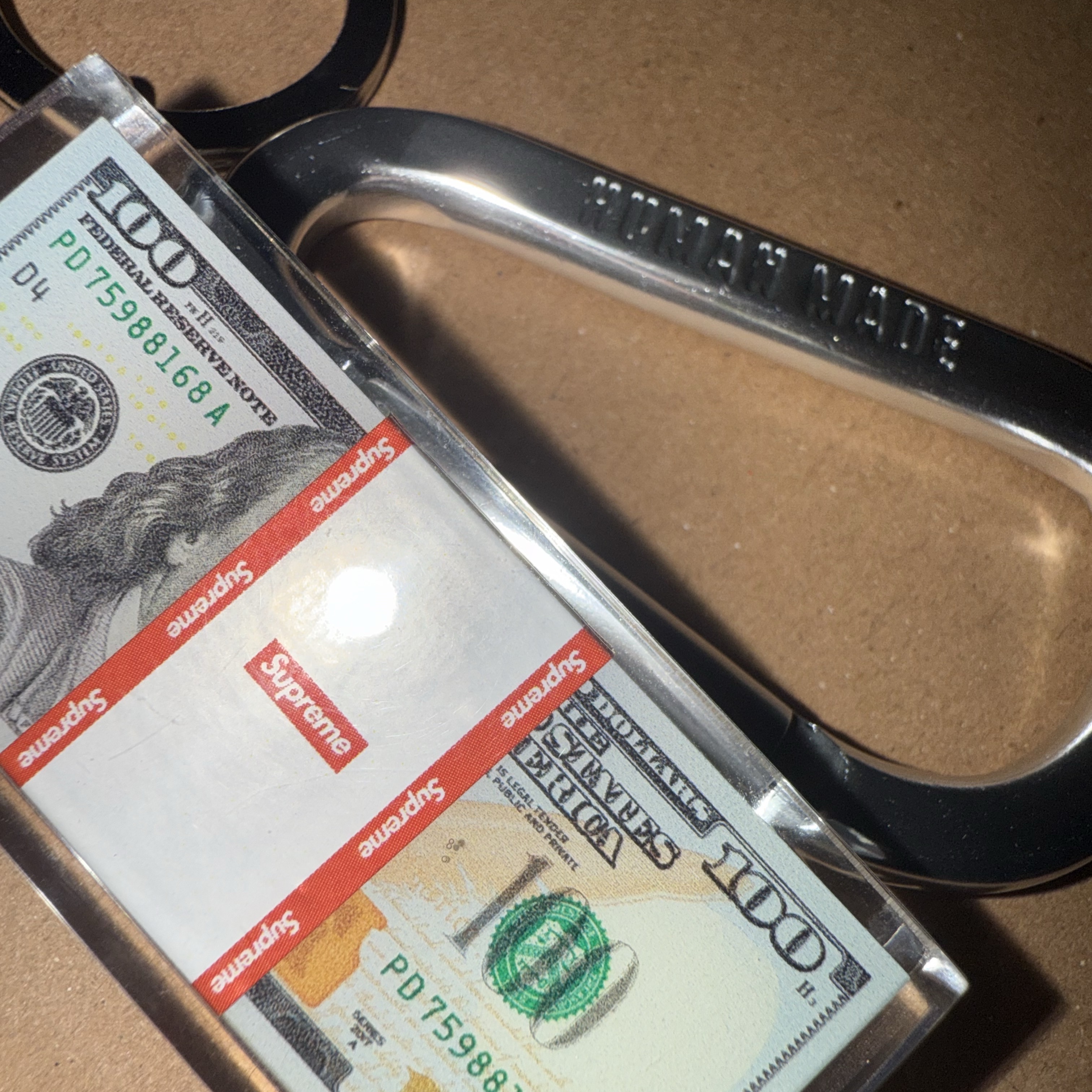 Human Made Carabiner 70mm Silver, Supreme Cash Paperweight Keychain Multicolor - 24FW 착용 스타일