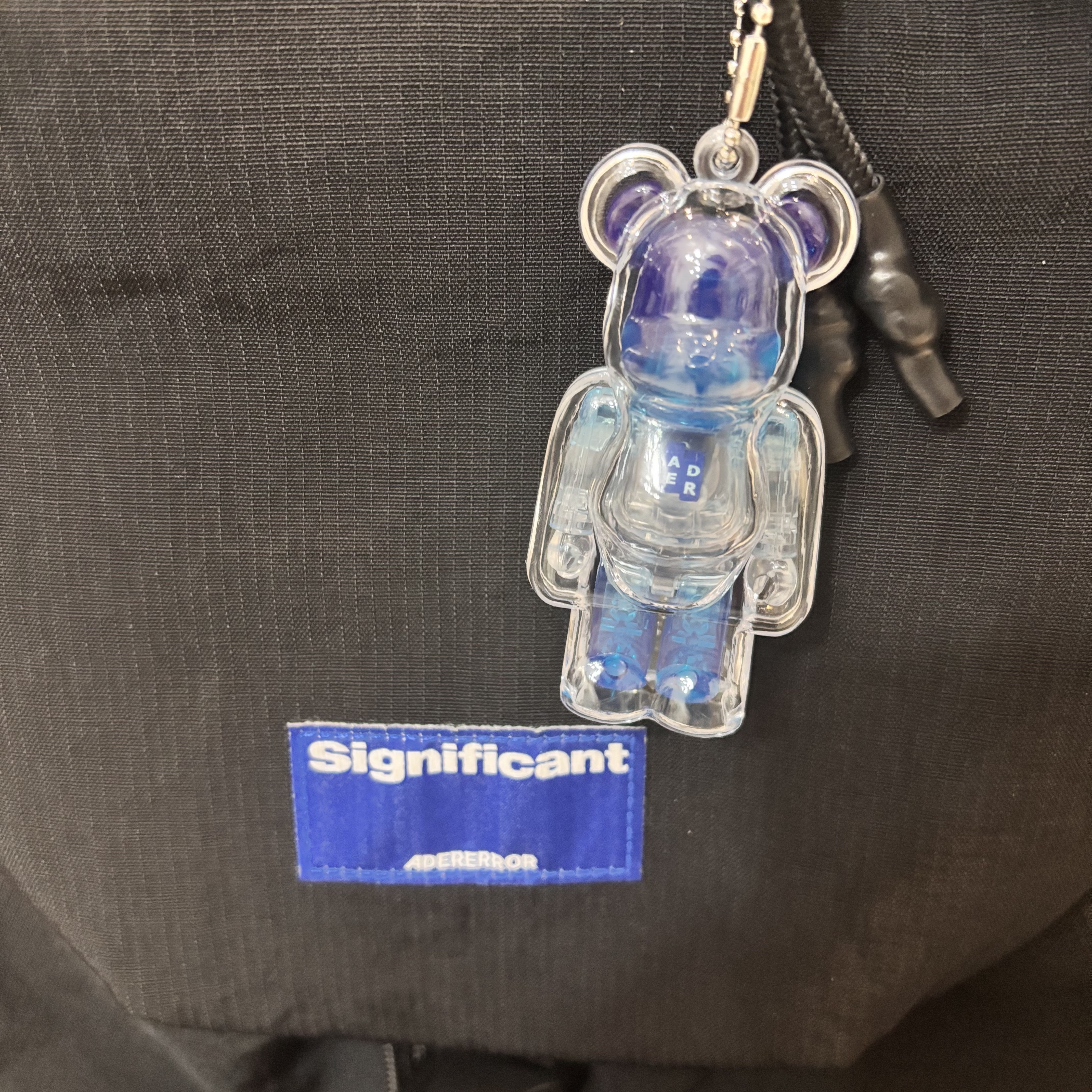 Bearbrick x Ader Error 100% 착용 스타일 - 1