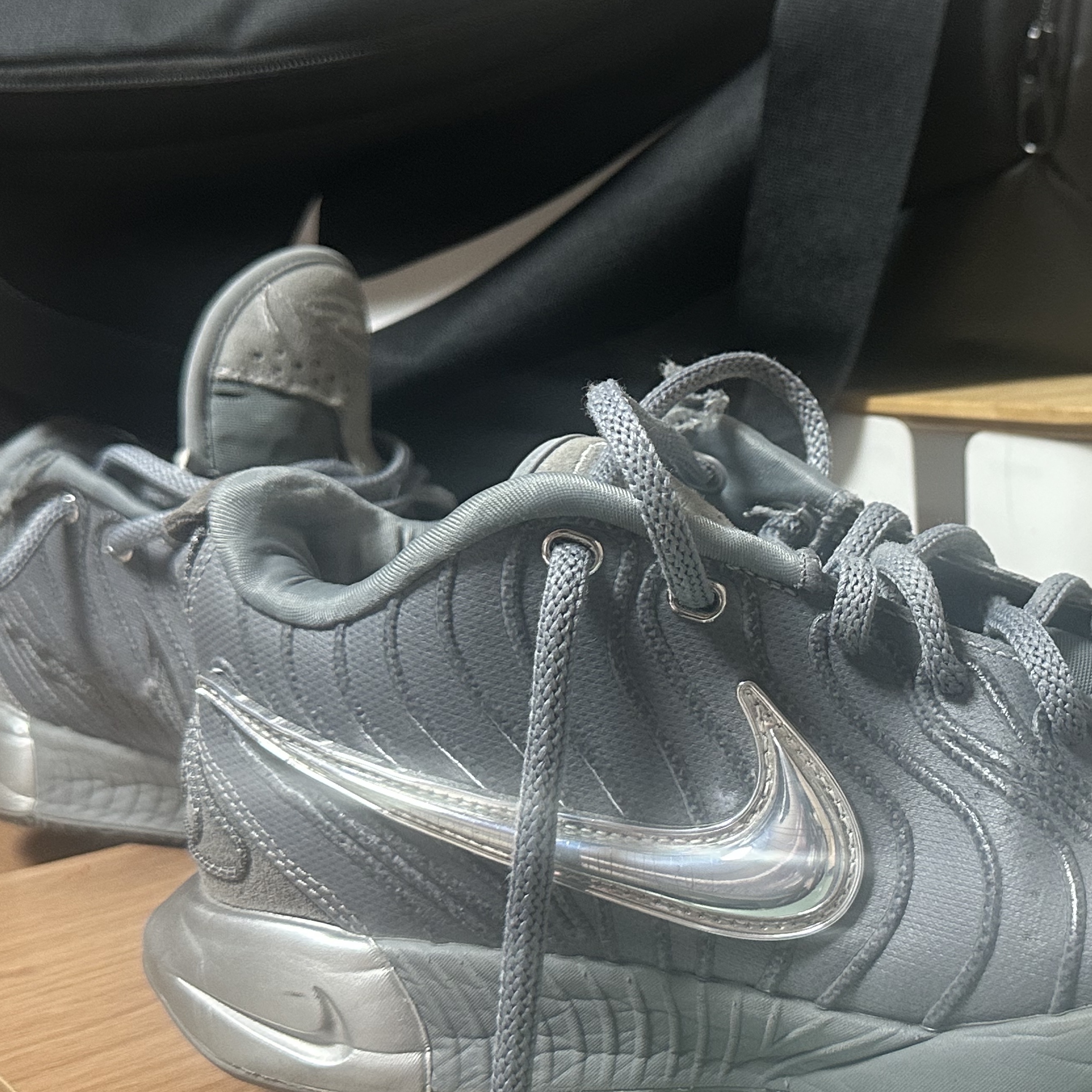Nike LeBron 21 EP Resilient Cool Grey Metallic Silver 착용 스타일