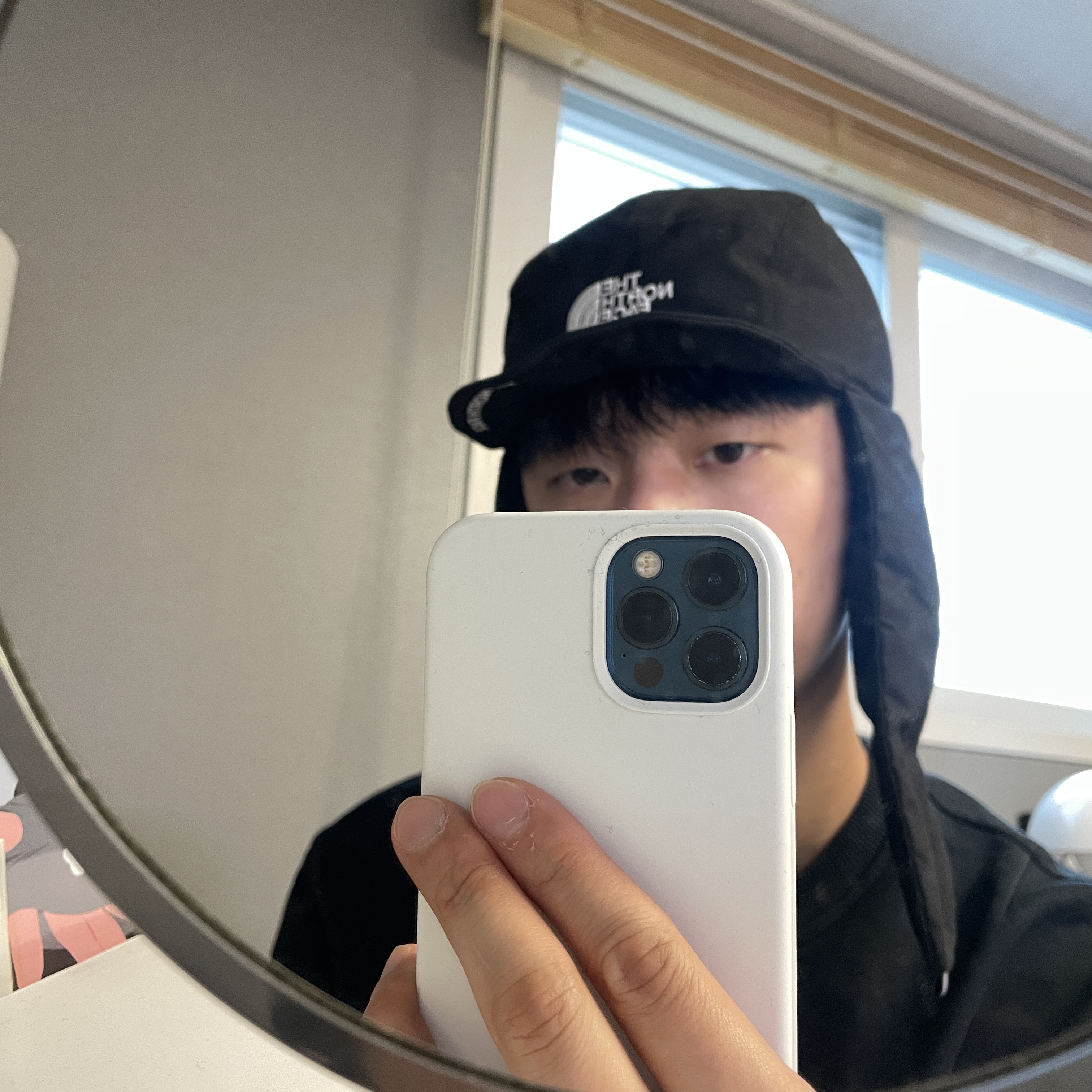 The North Face Gore-Tex Earmuff Cap Black 착용 스타일