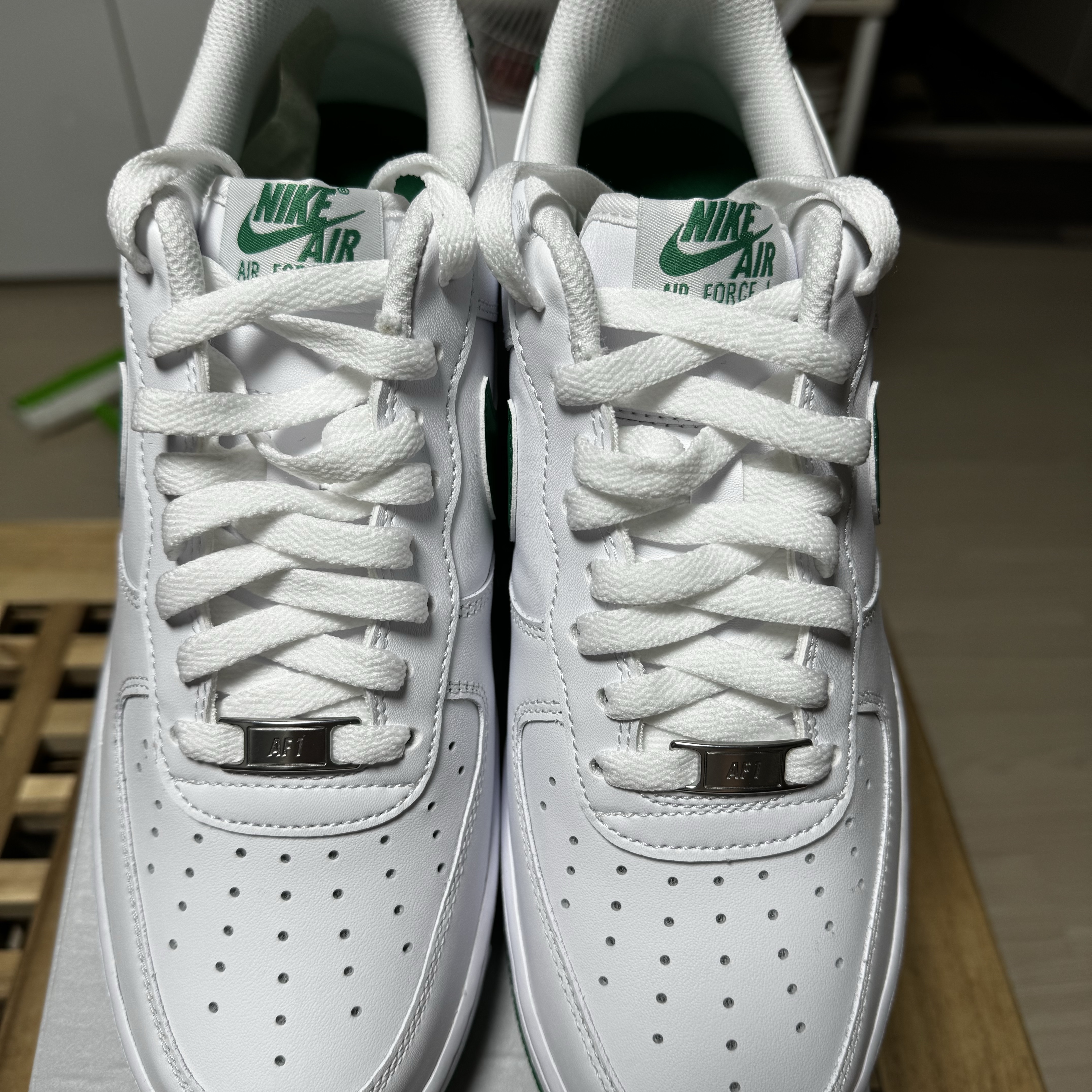 Nike Air Force 1 '07 White Malachite 착용 스타일 - 4
