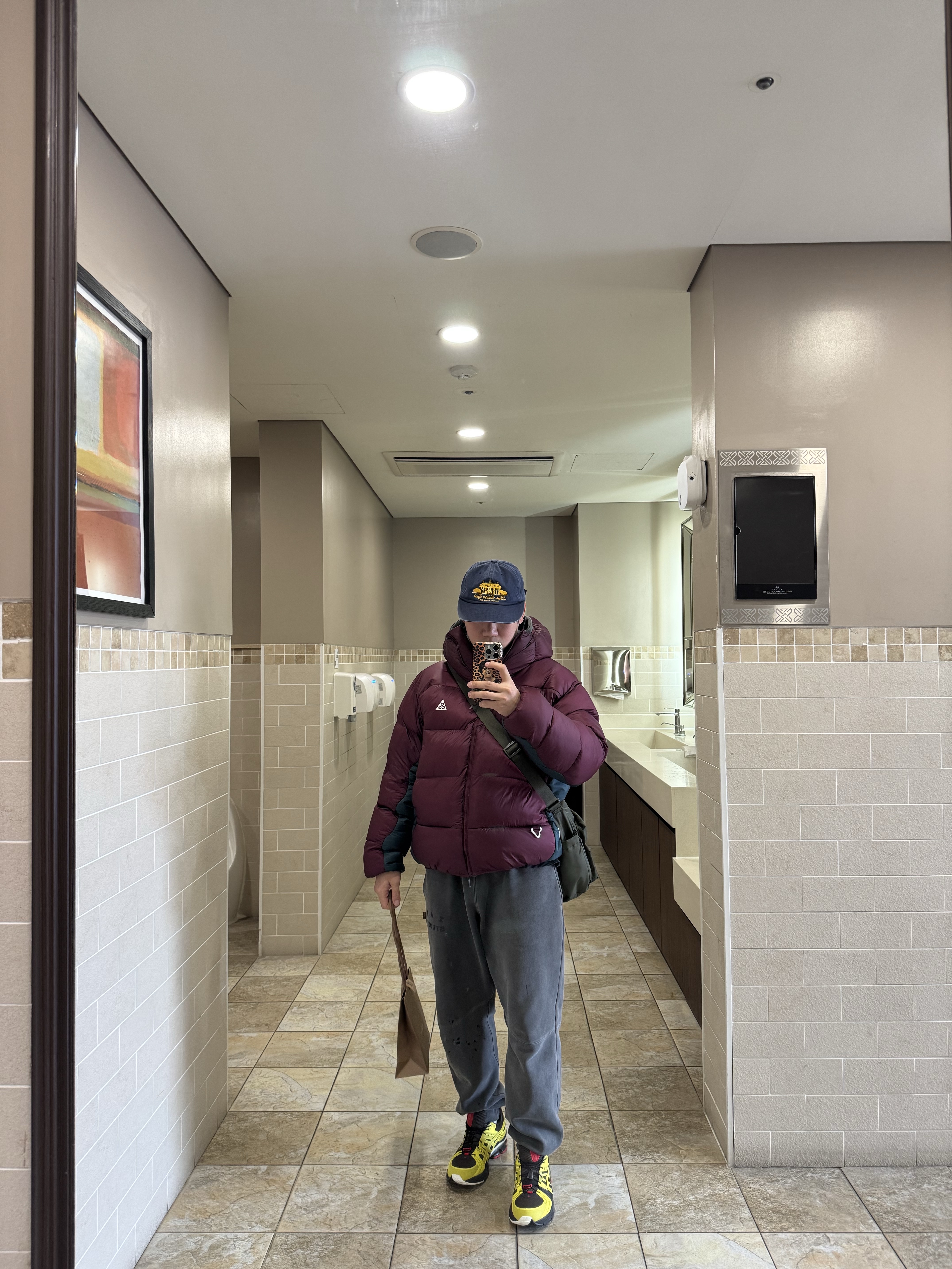 Stussy Stu Arch Strapback Cap Shadow Black, Nike ACG Therma-Fit ADV Lunar Lake Puffer Jacket Night Maroon - Asia 착용 스타일 - 3