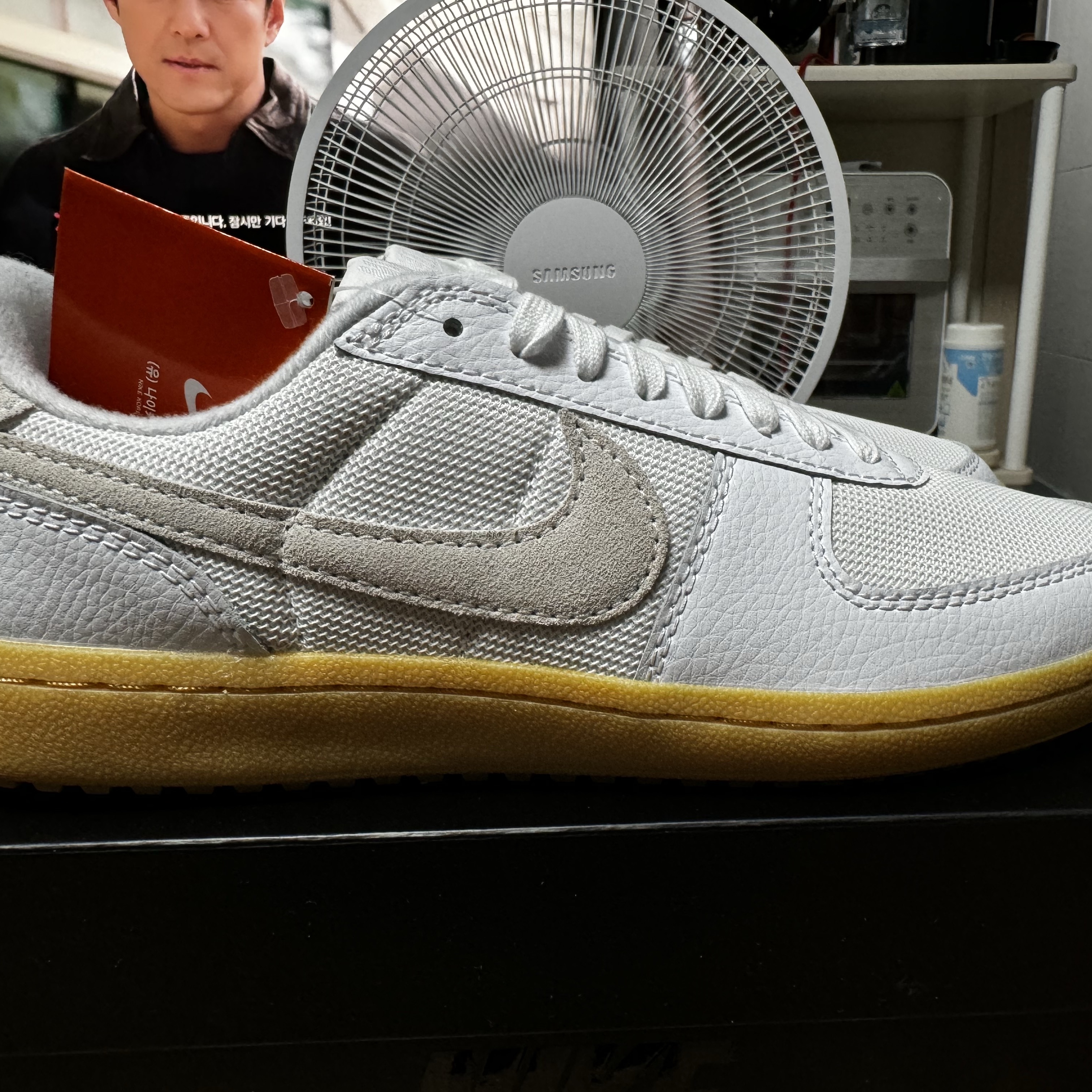 Nike Field General 82 White and Light Bone 착용 스타일 - 2