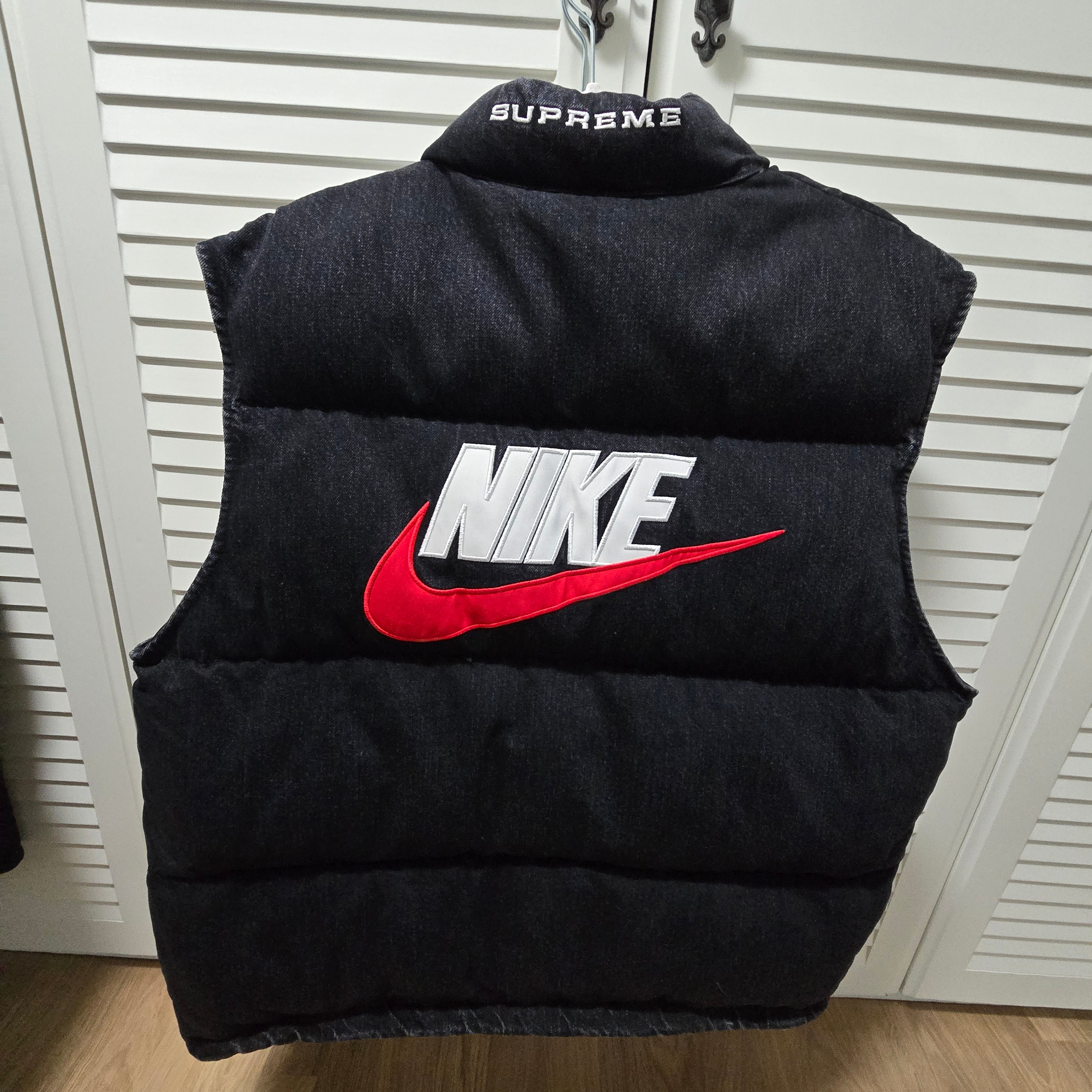 Supreme x Nike Denim Puffer Vest Black - 24SS 착용 스타일