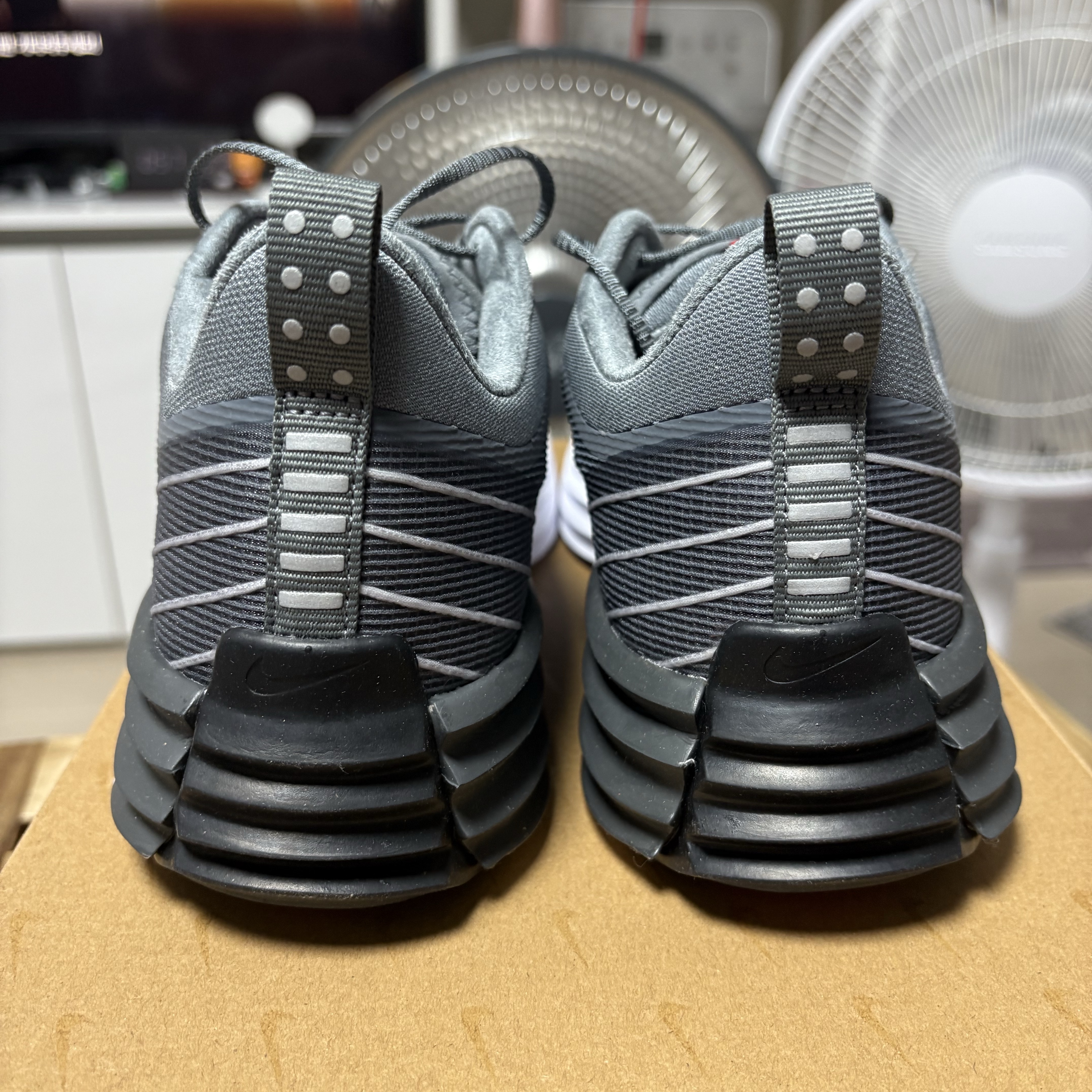 Nike Lunar Roam Cool Grey Wolf Grey 착용 스타일 - 5