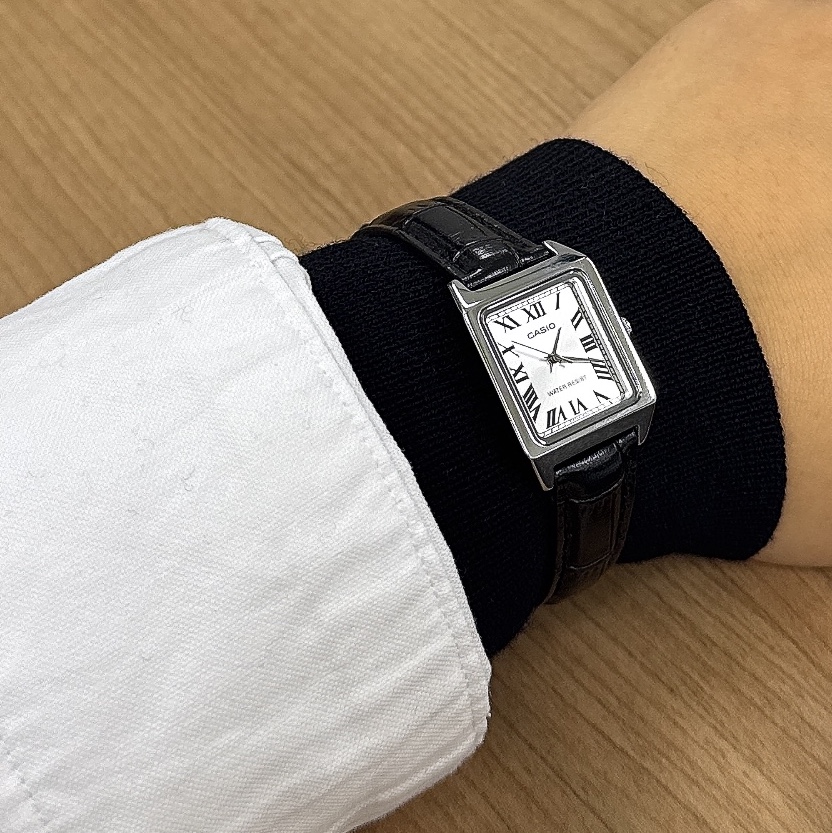 Casio LTP-V007L-7B1 착용 스타일