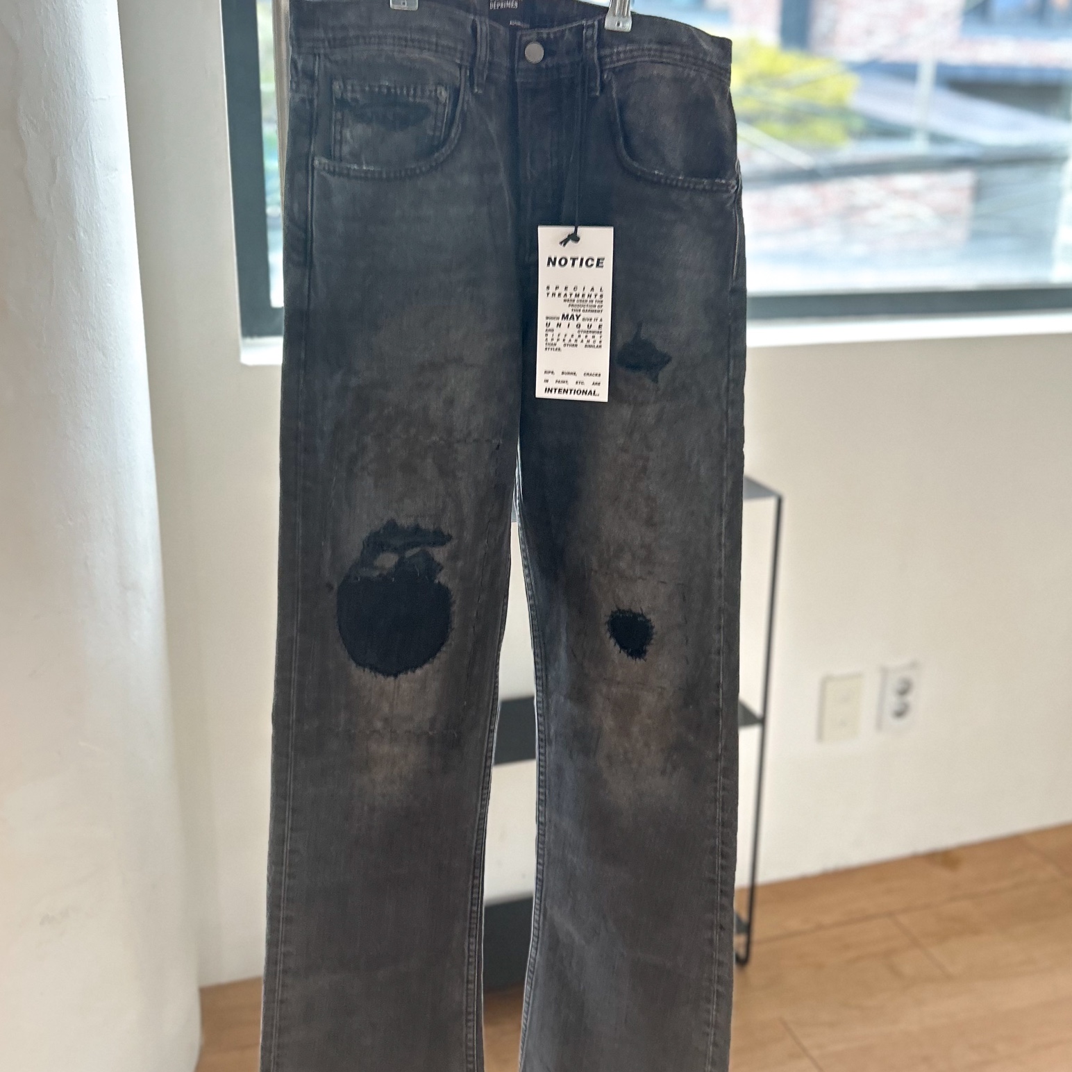 Enfants Riches Deprimes Thrashed Flare Jeans Black 착용 스타일 - 1