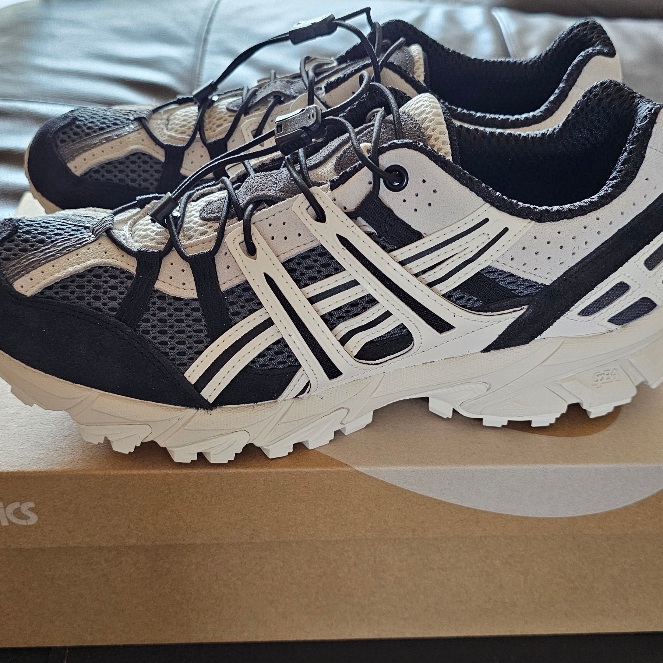 Asics Unlimited Gel-Sonoma 15-50 Carrier Grey White Alyssum 착용 스타일